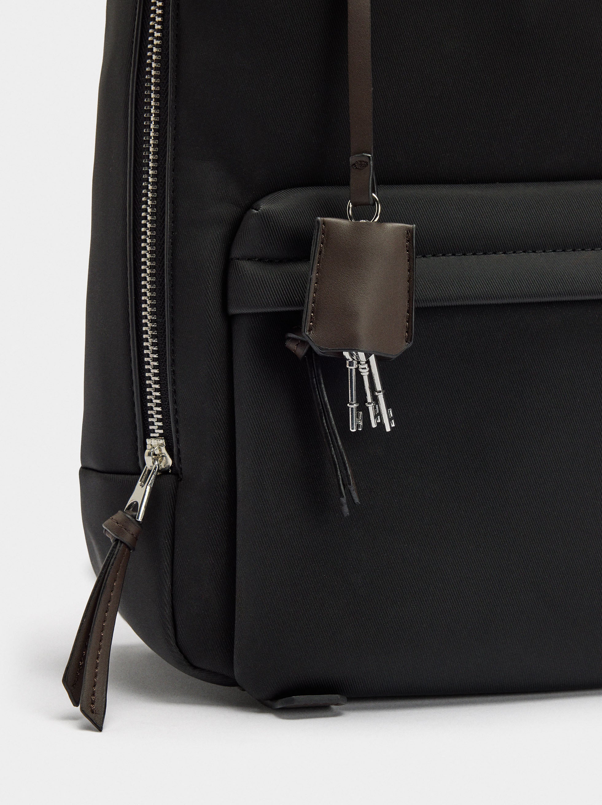 Mochila Efecto De Nylon