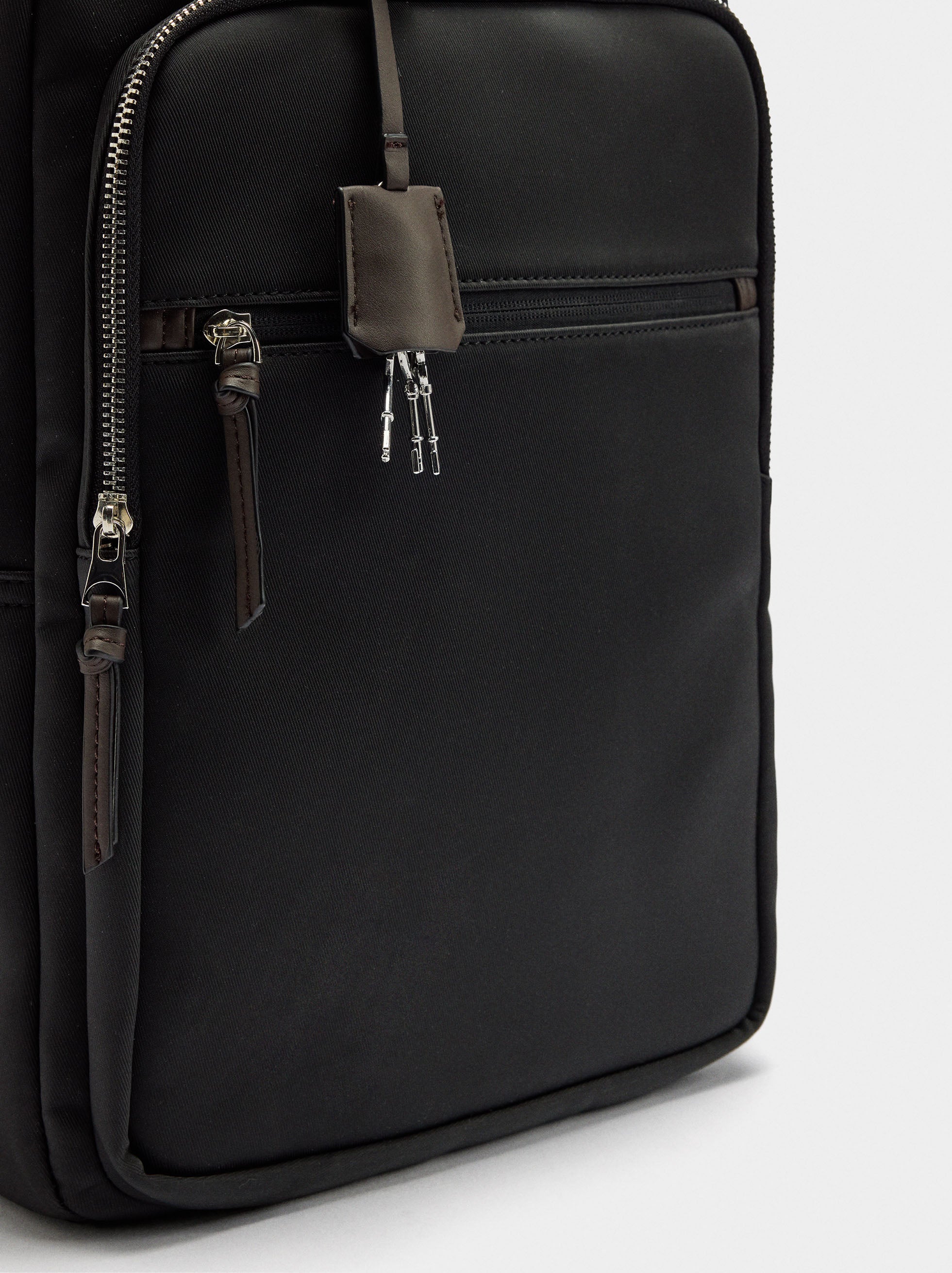 Mochila Para Portátil De 15" Efecto Nylon