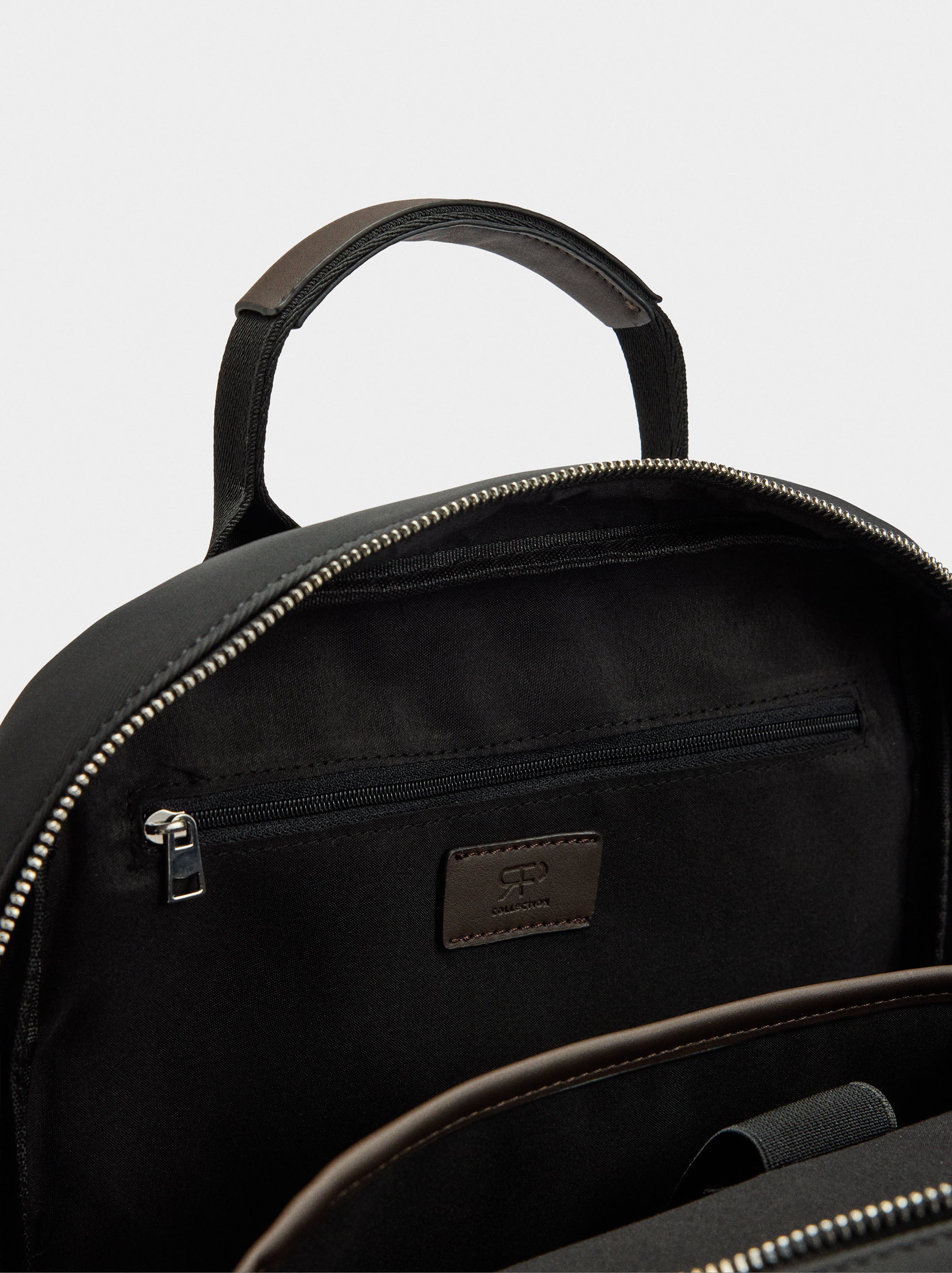 Mochila Para Portátil De 15" Efecto Nylon