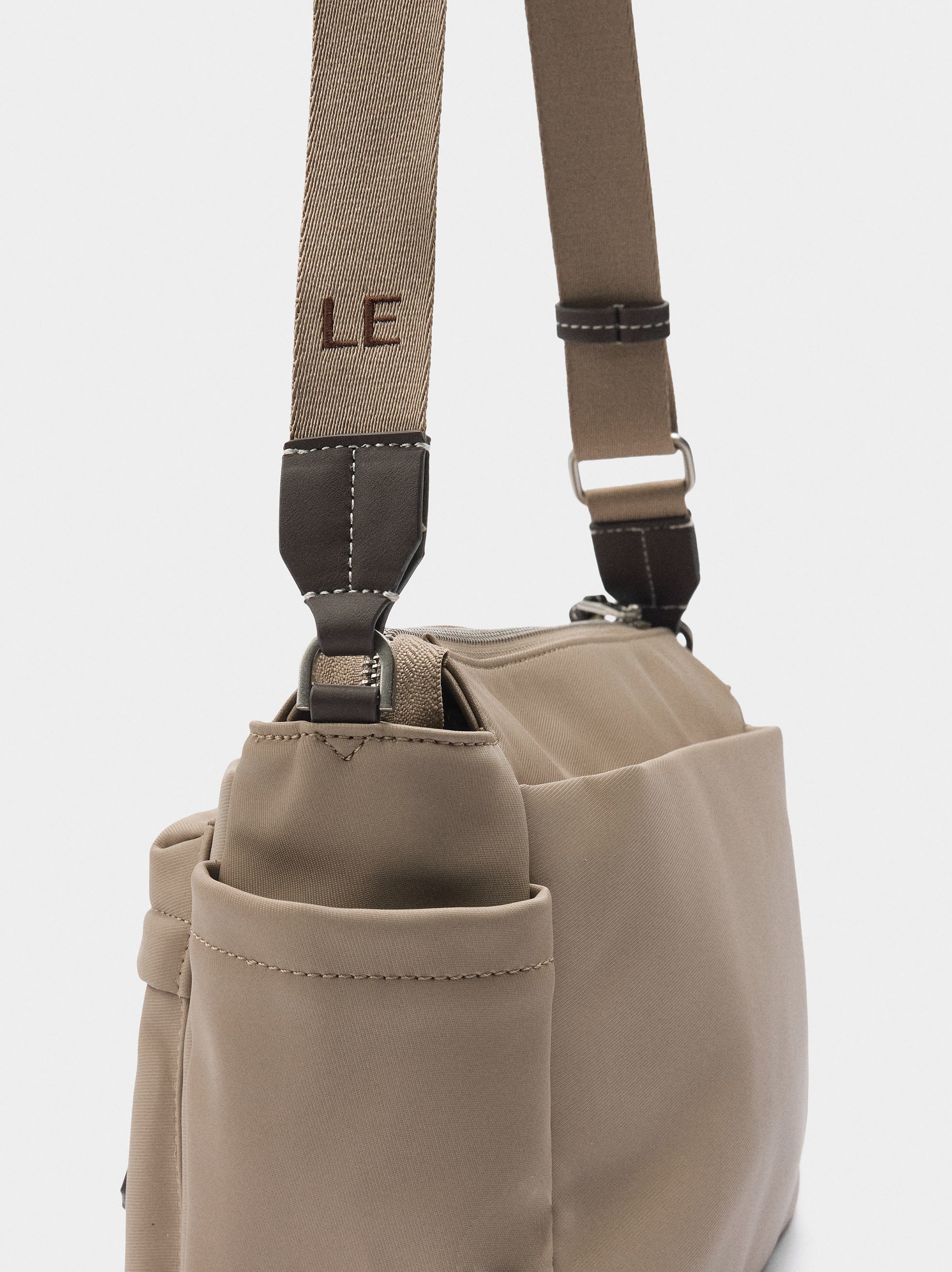 Bolso Bandolera Efecto Nylon