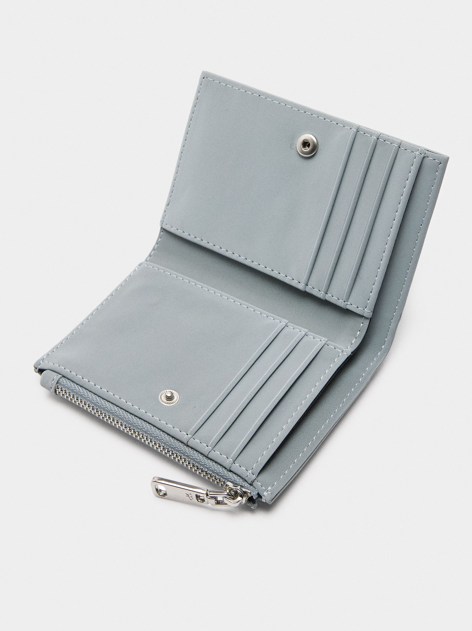 Cartera Con Textura Suave