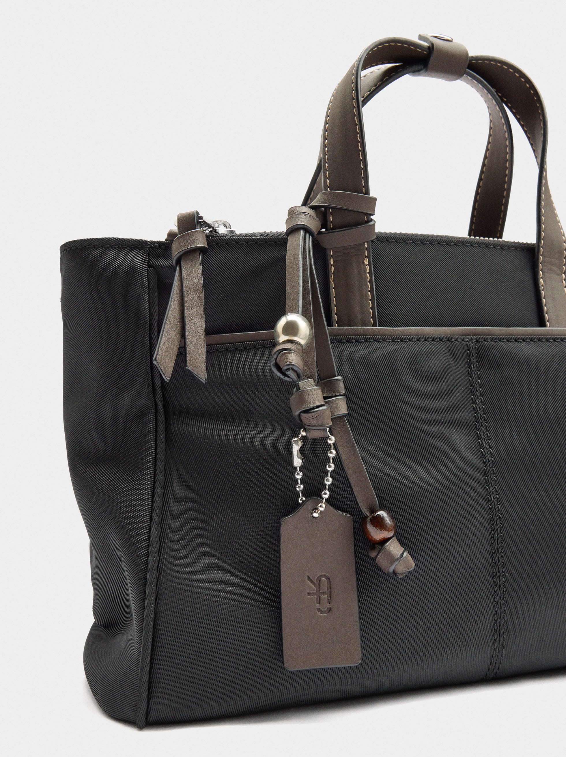 Bolso Tote De Nylon Con Bandolera