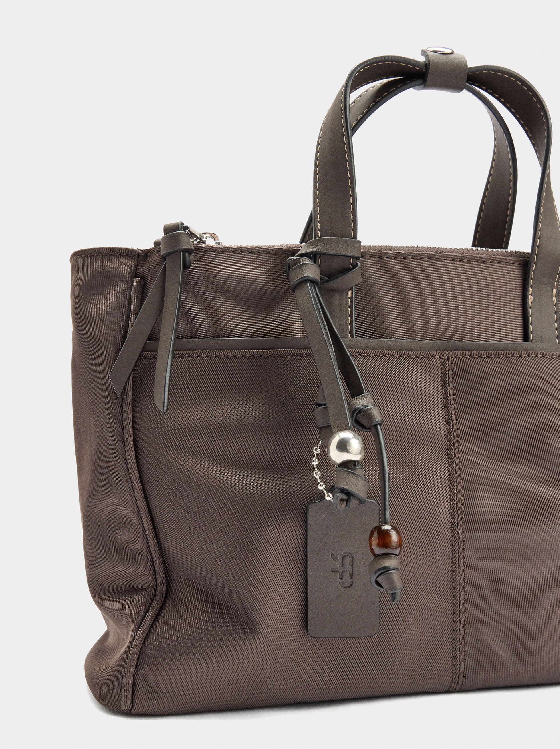 Bolso Tote De Nylon Con Bandolera