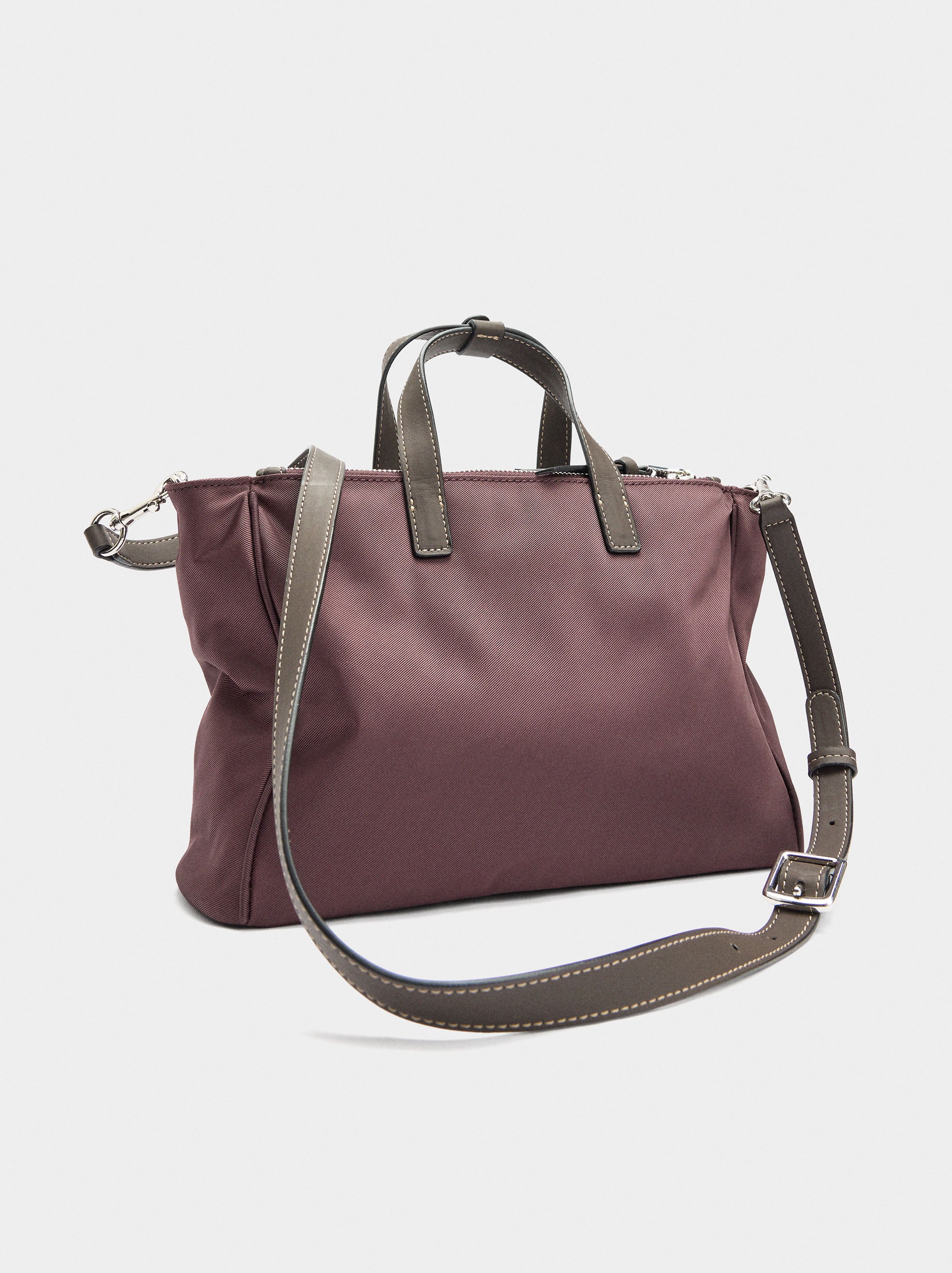 Bolso Tote De Nylon Con Bandolera