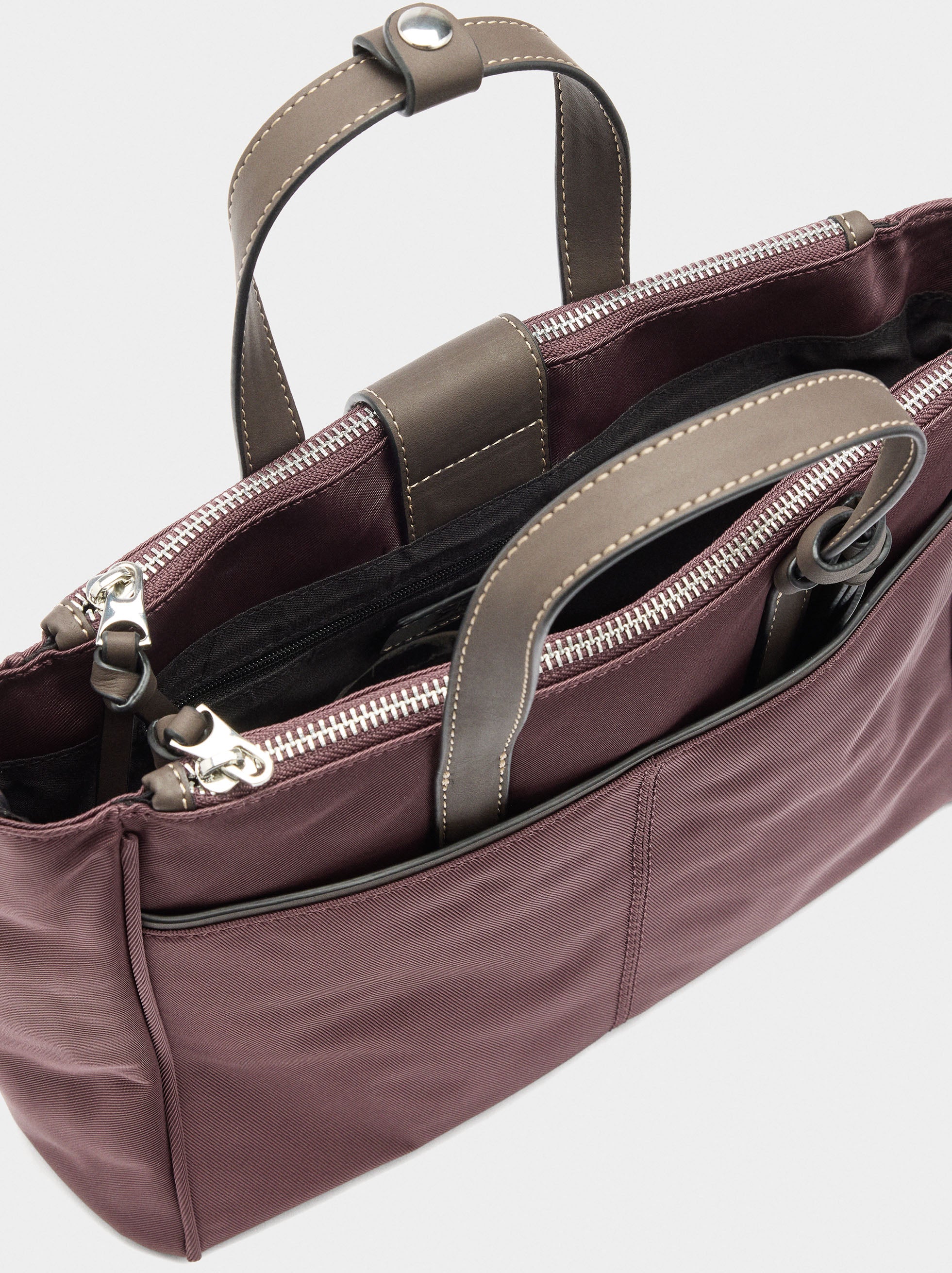 Bolso Tote De Nylon Con Bandolera