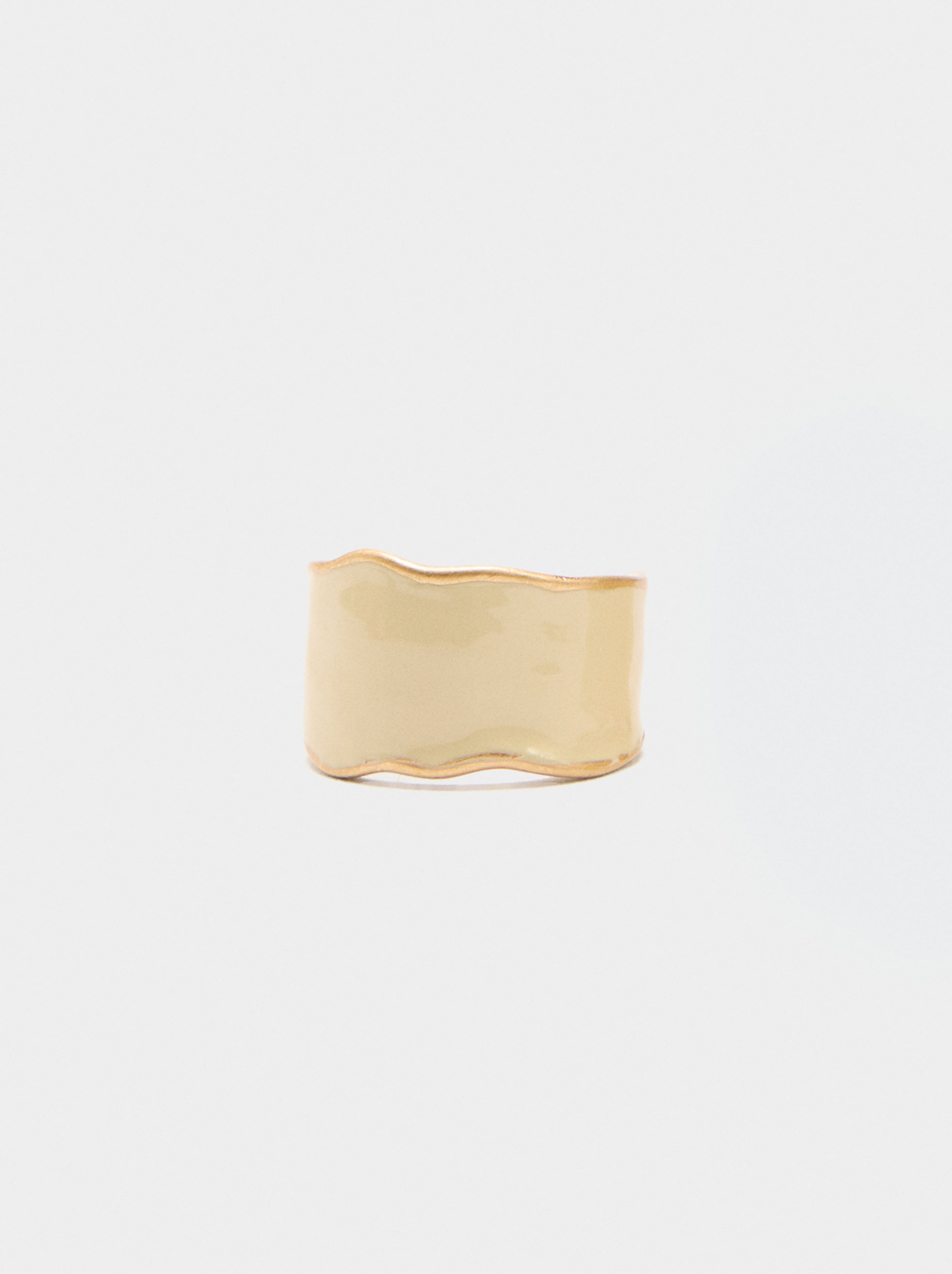 Anillo Ondulado Con Esmalte