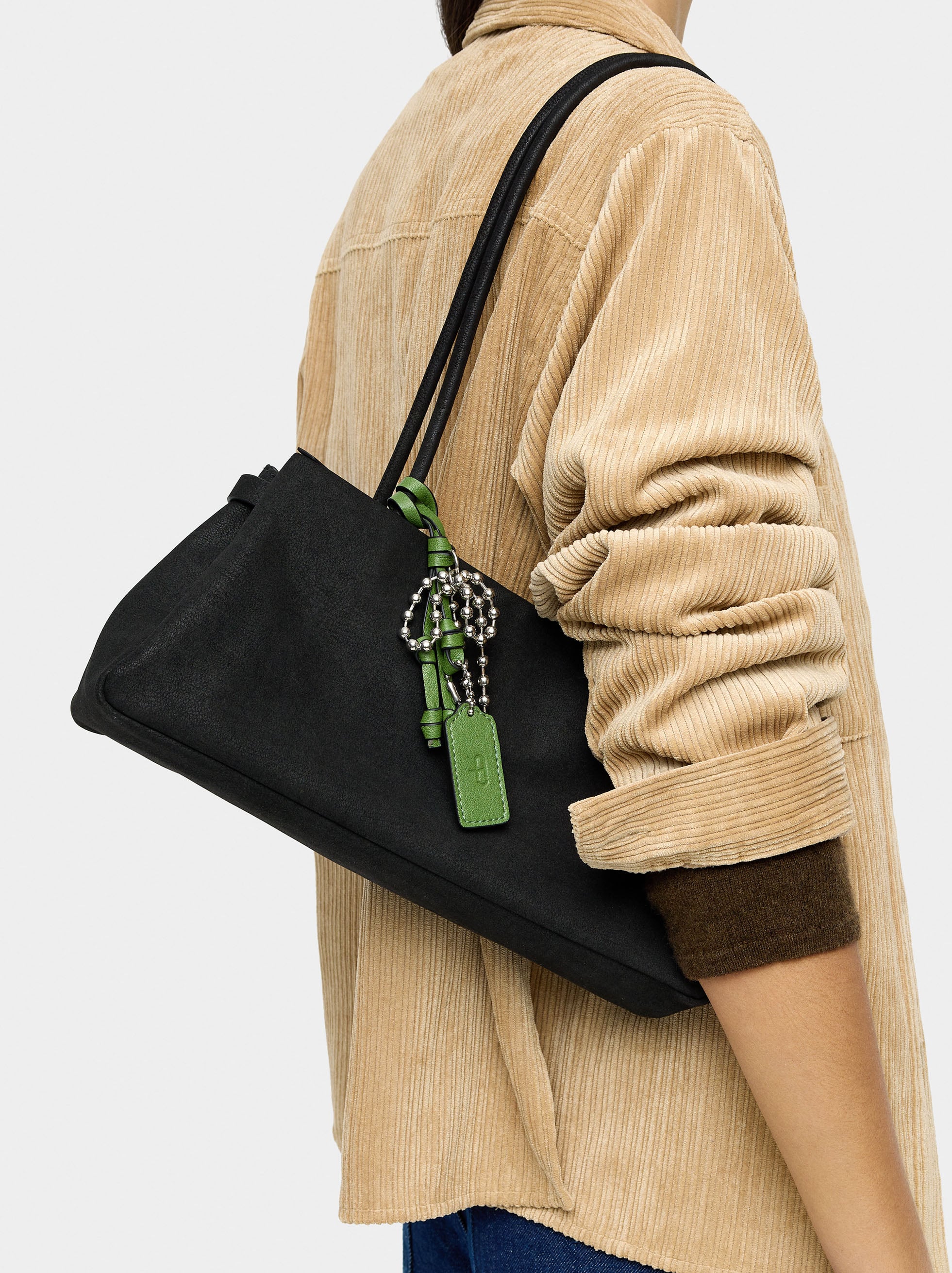 Bolso De Hombro Efecto Piel Con Colgante