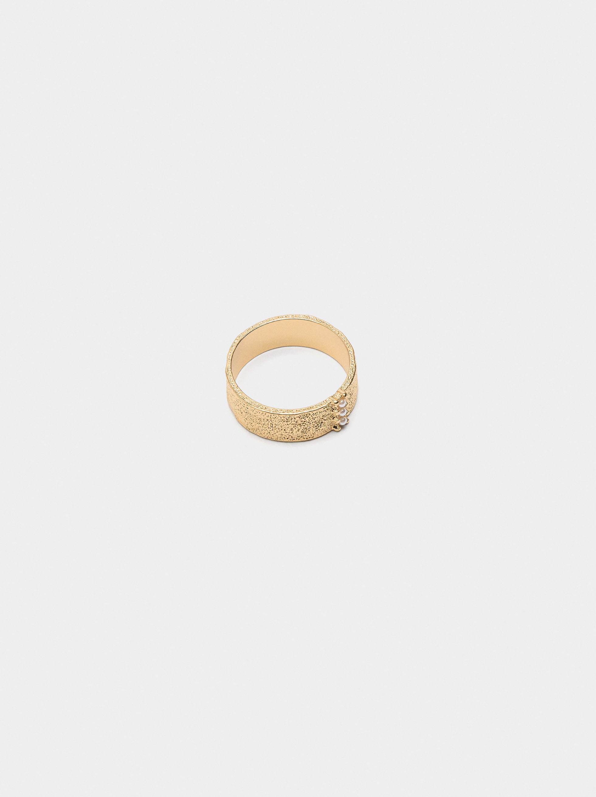 Anillo Con Detalle De Perlas