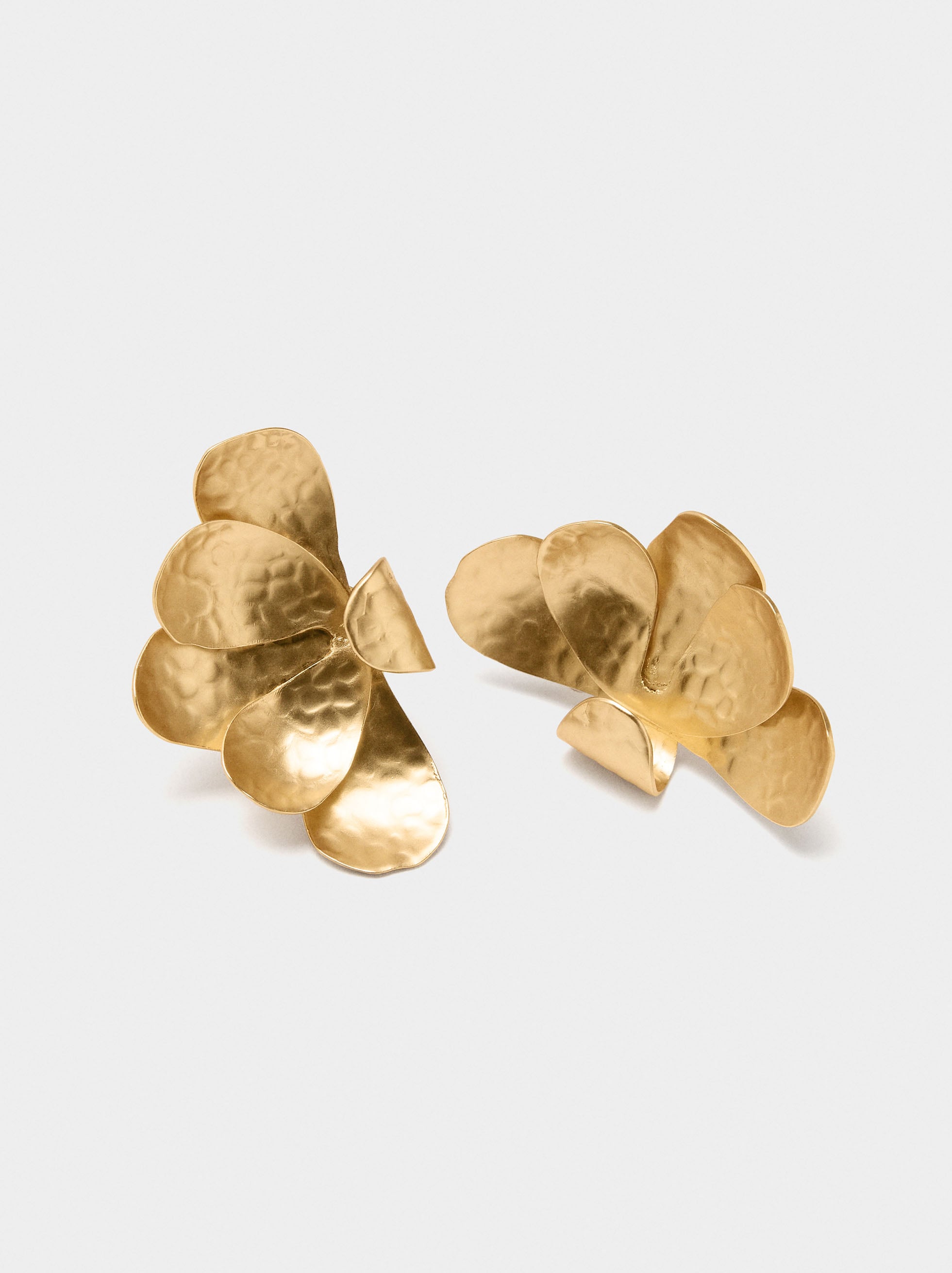 Pendientes Media Flor Con Relieve