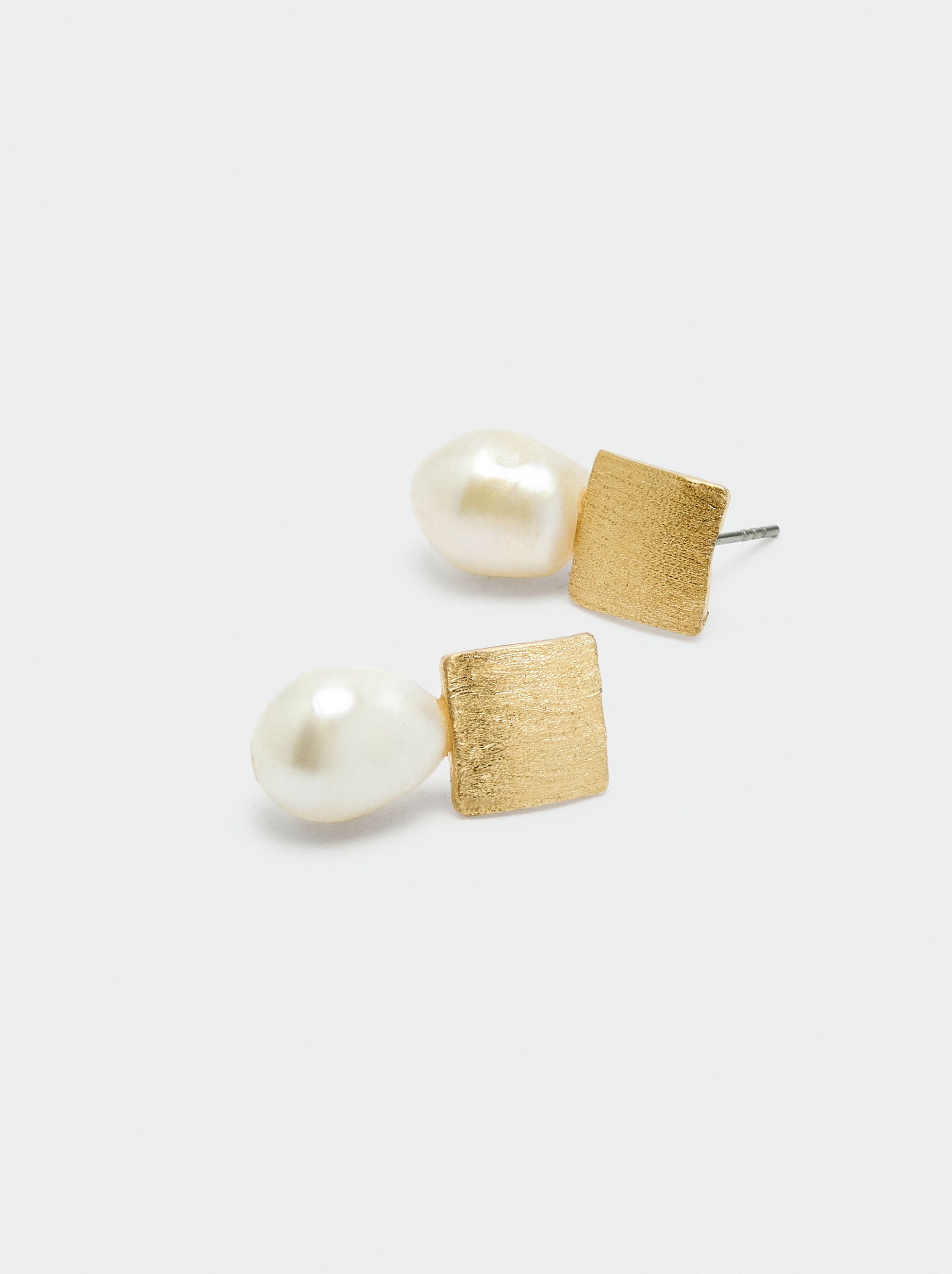 Pendientes Cortos De Perlas De Agua Dulce