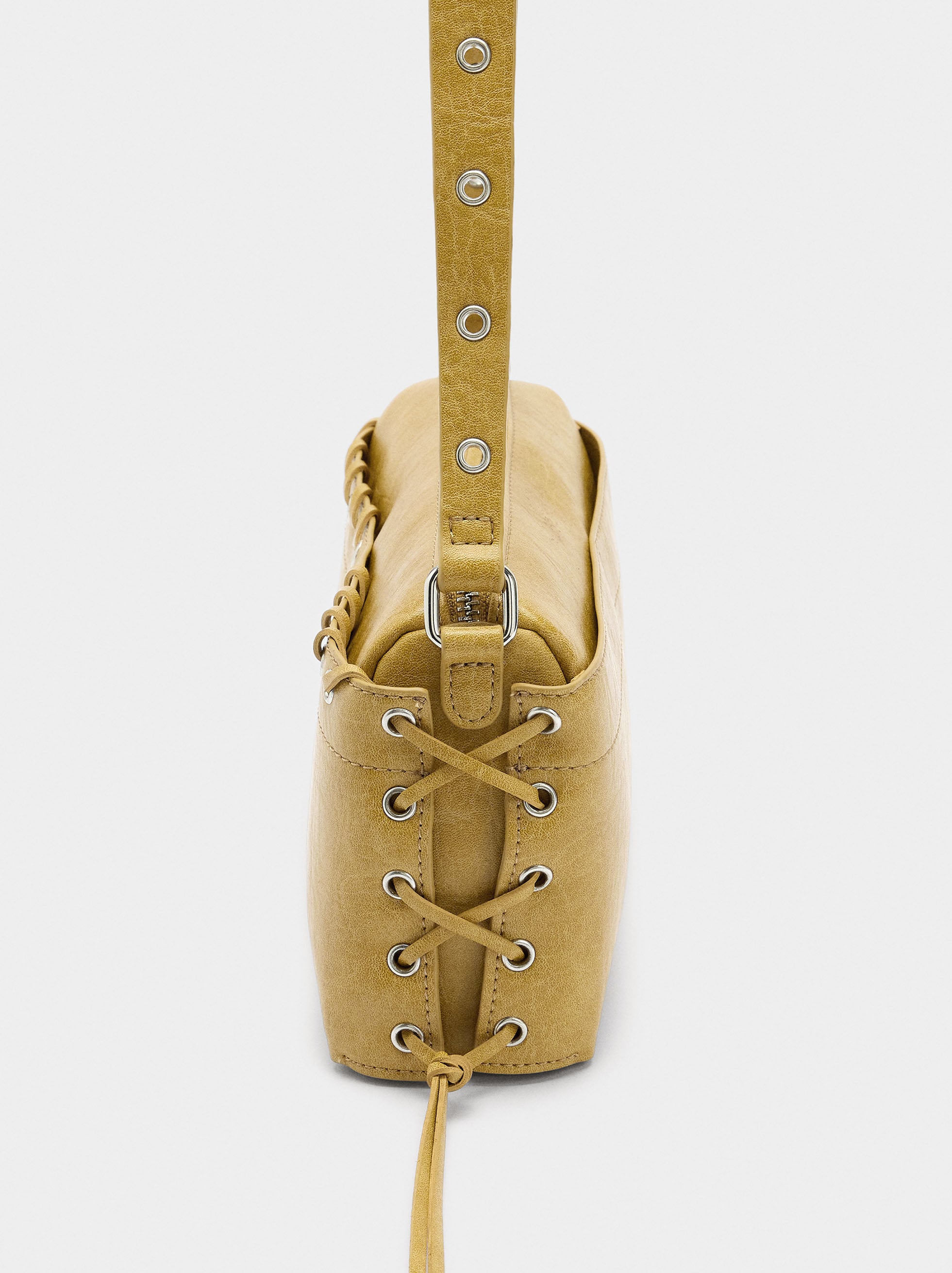 Bolso De Hombro Trenzado