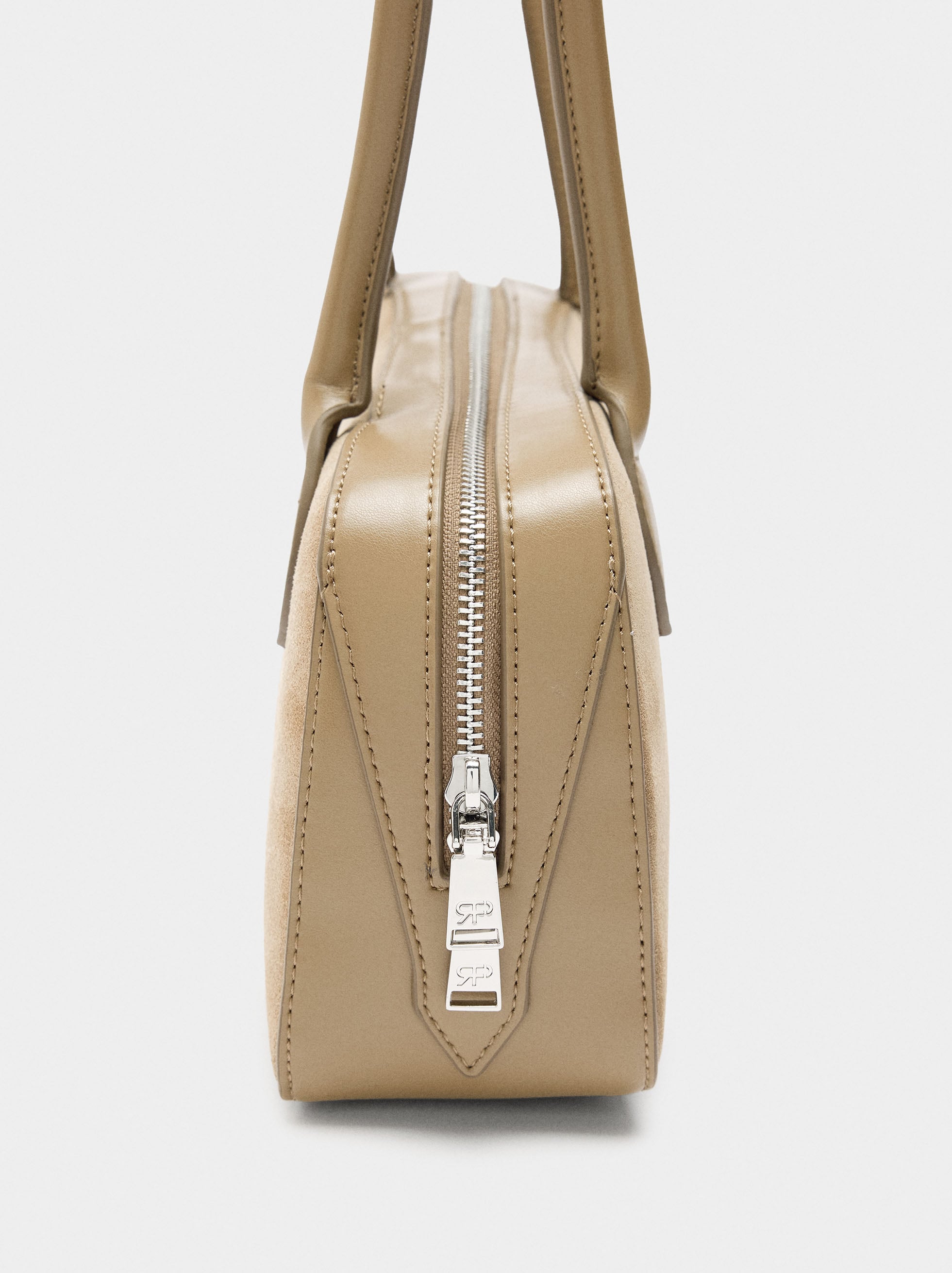 Bolso De Hombro Con Detalles De Piel
