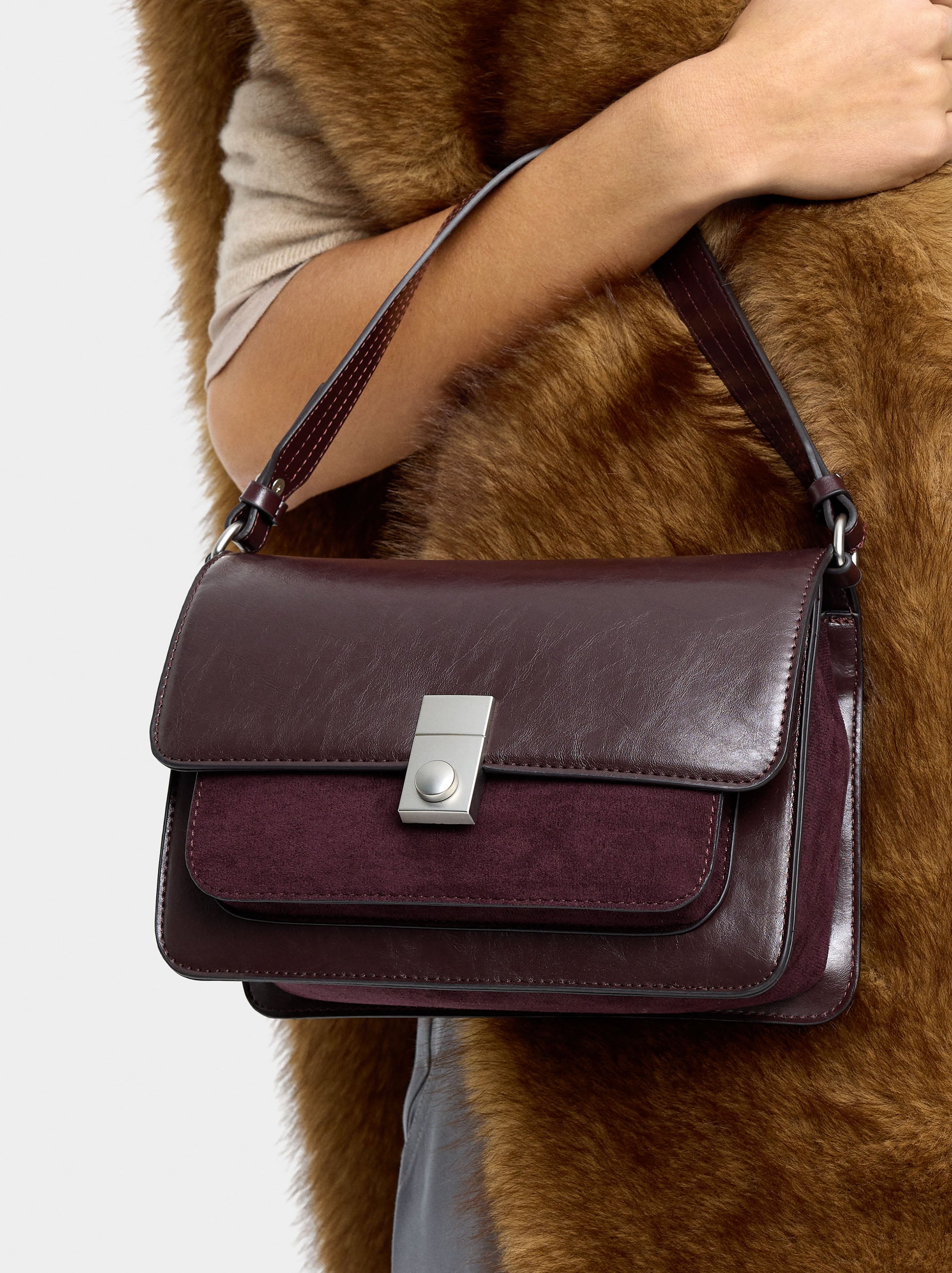 Bolso De Mano Con Solapa