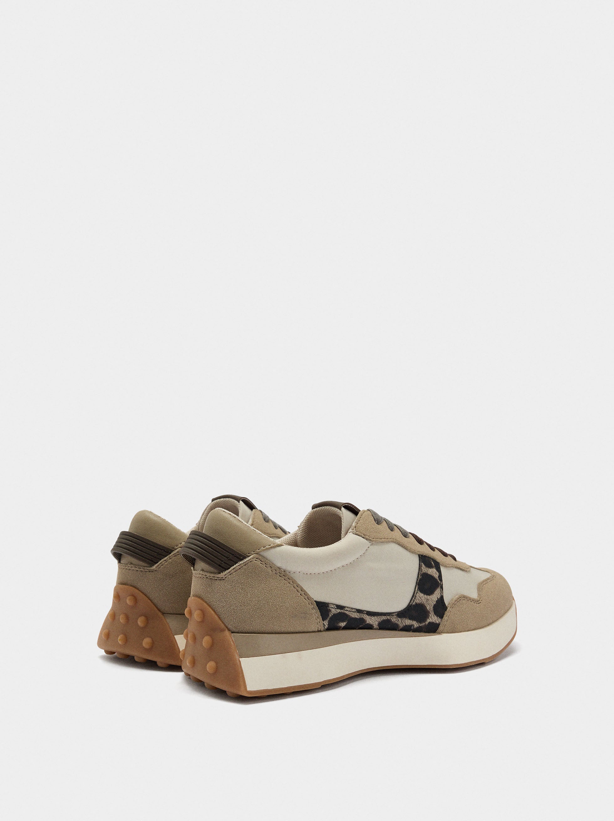 Zapatillas Con Detalles Estampado Animal