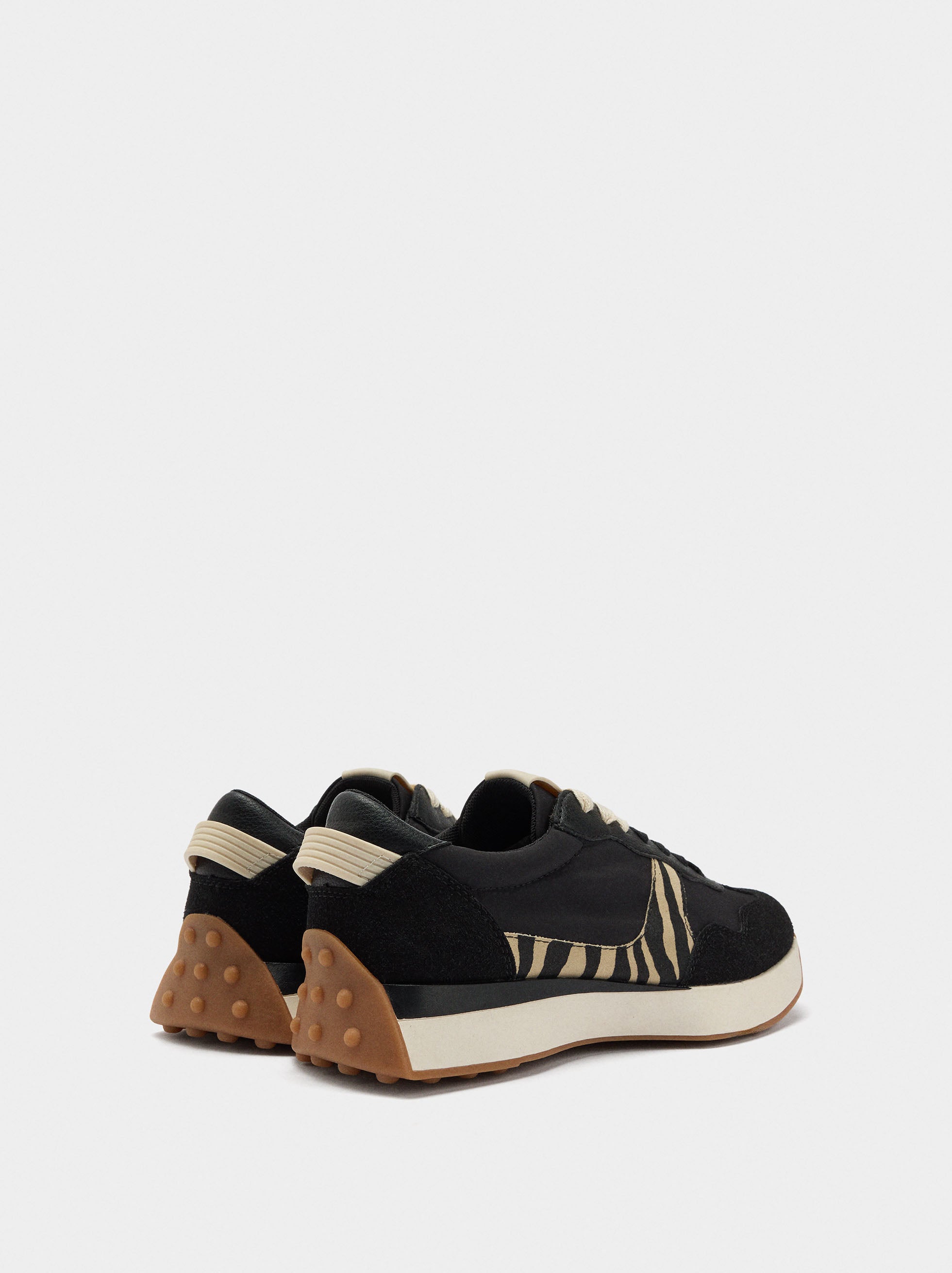 Zapatillas Con Detalles Estampado Animal