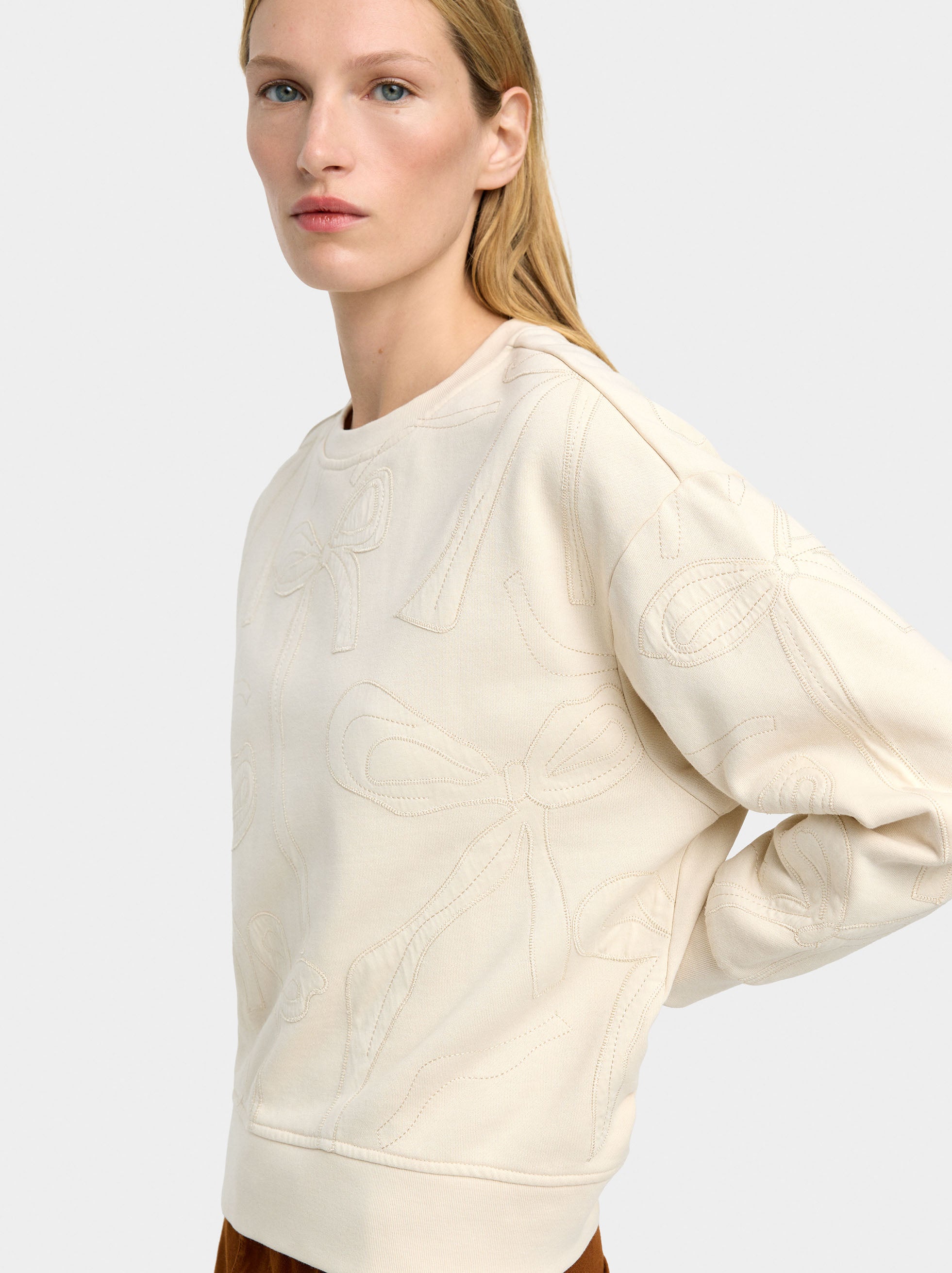 Sudadera Con Lazos Bordados