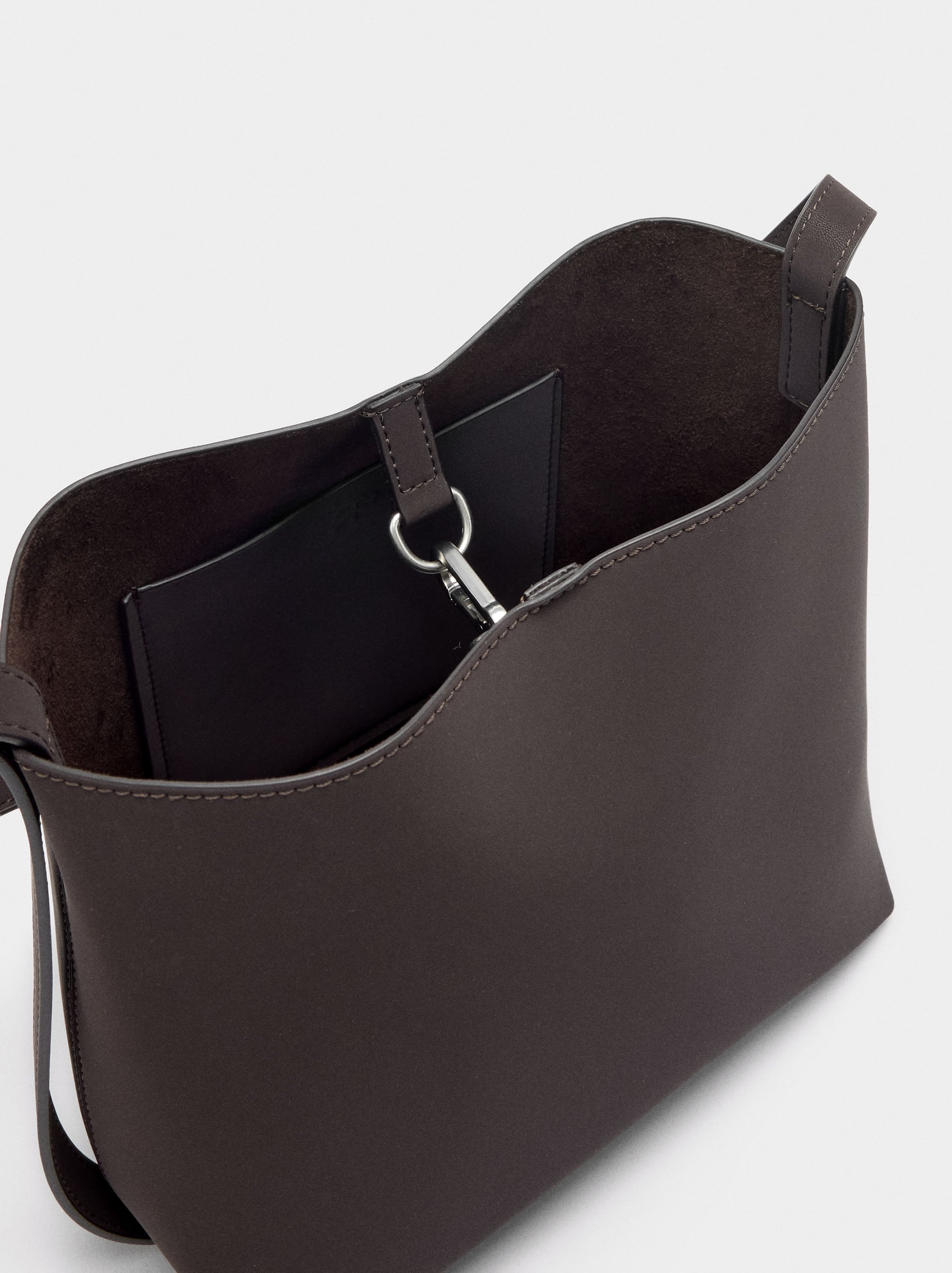 Bolso De Hombro Con Textura Suave