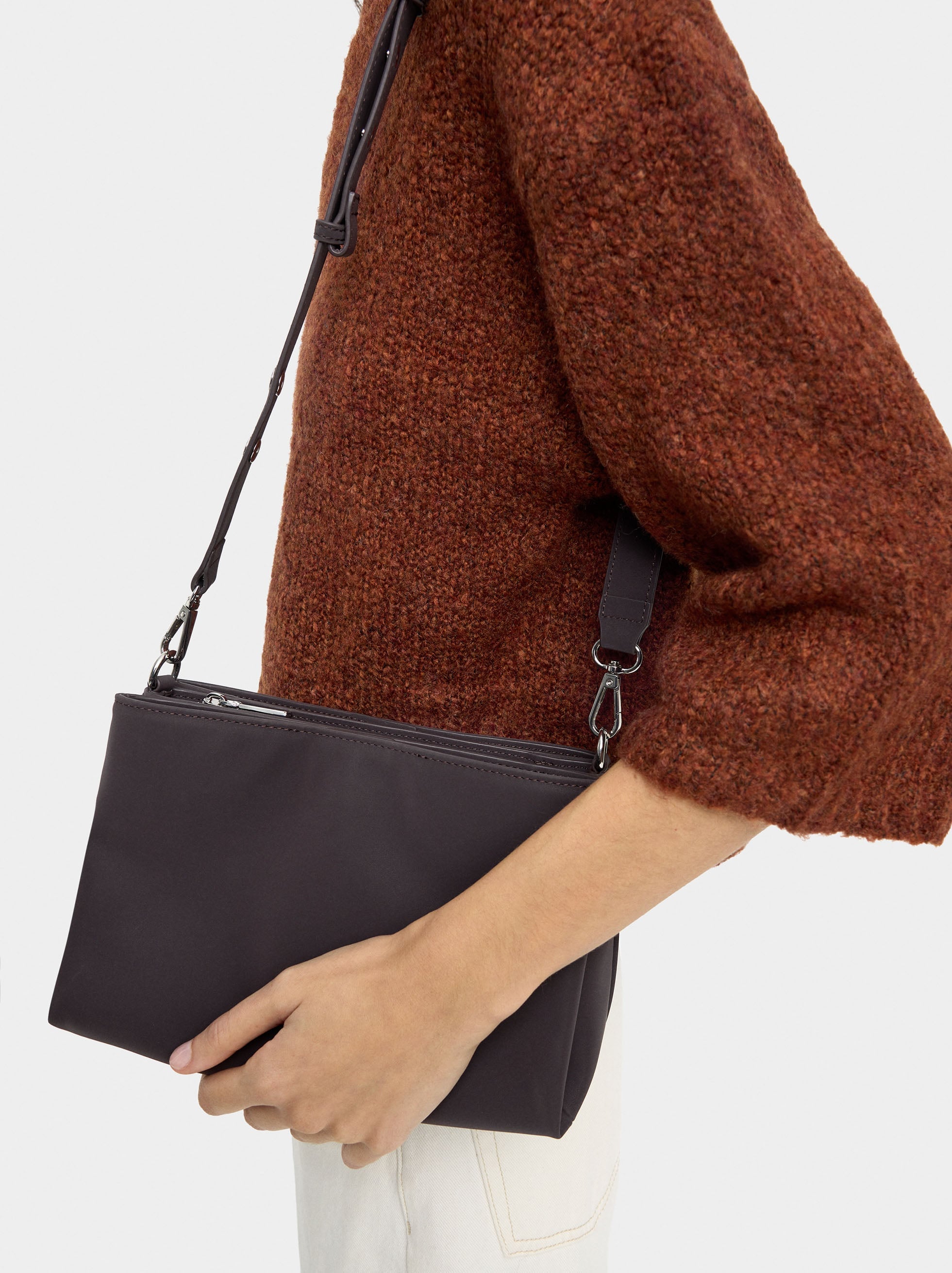 Bolso De Hombro Con Textura Suave