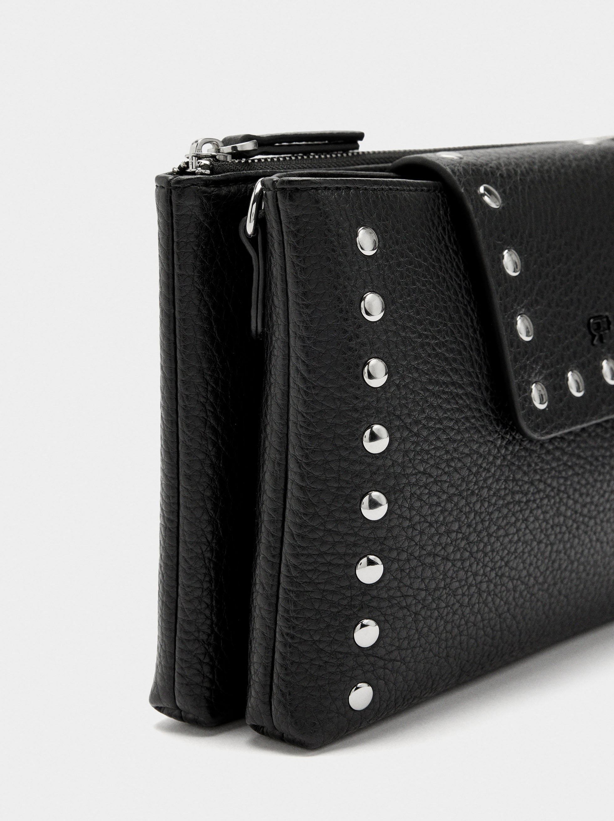 Bolso Bandolera Doble Con Textura Y Tachuelas