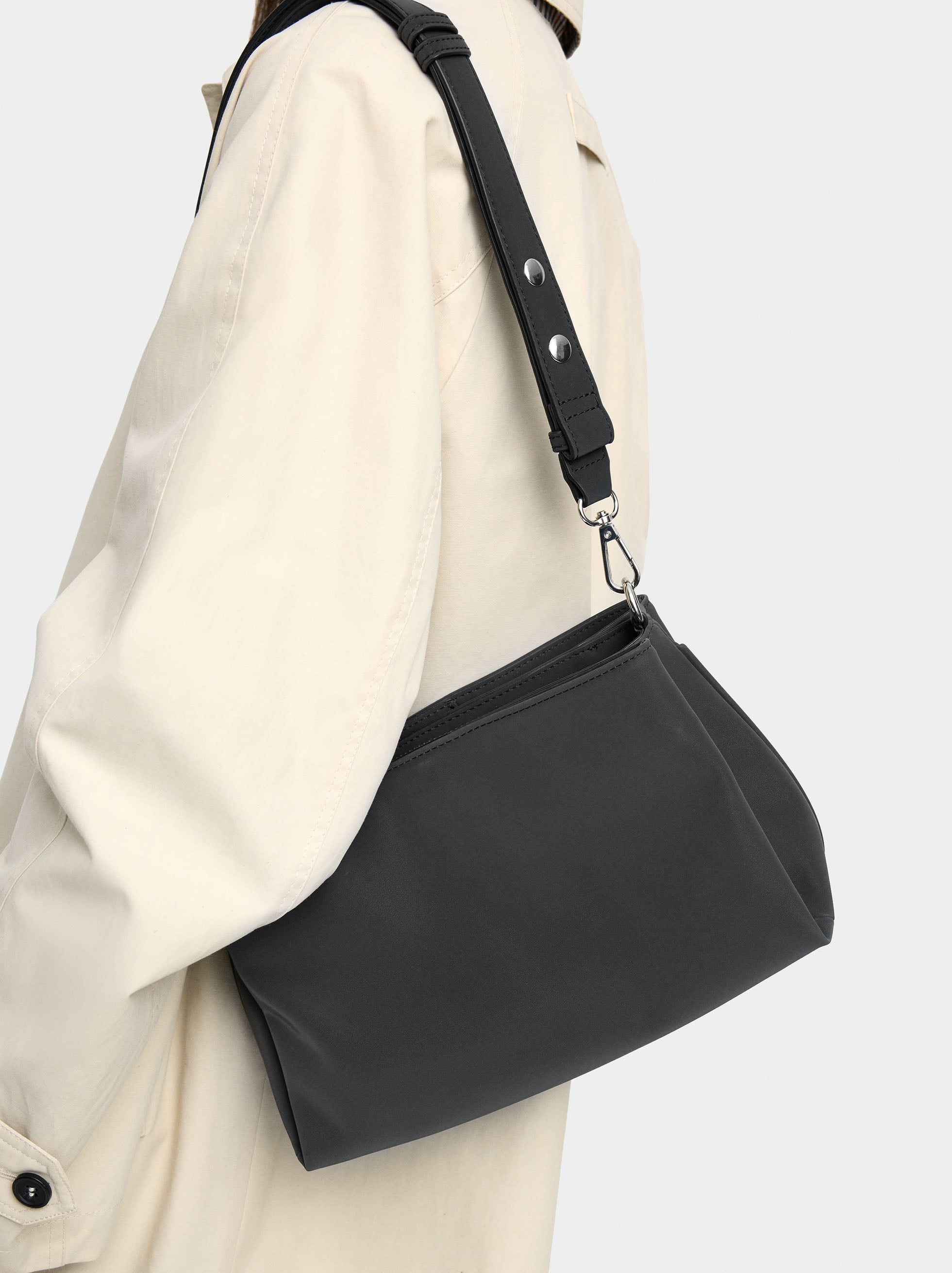 Bolso De Hombro Con Textura Suave