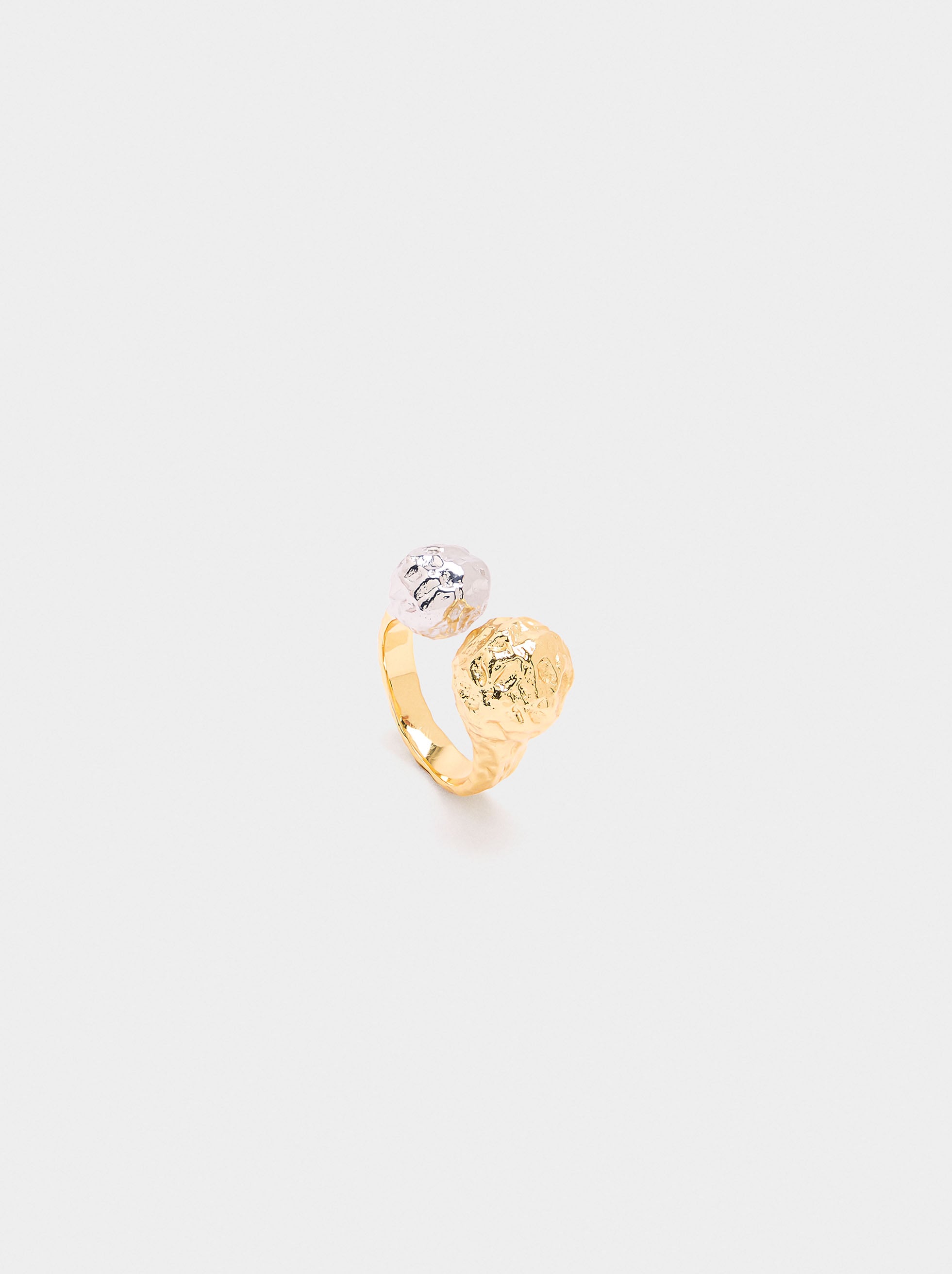 Anillo Con Esferas Irregulares Bicolor - Baño De Oro 18k