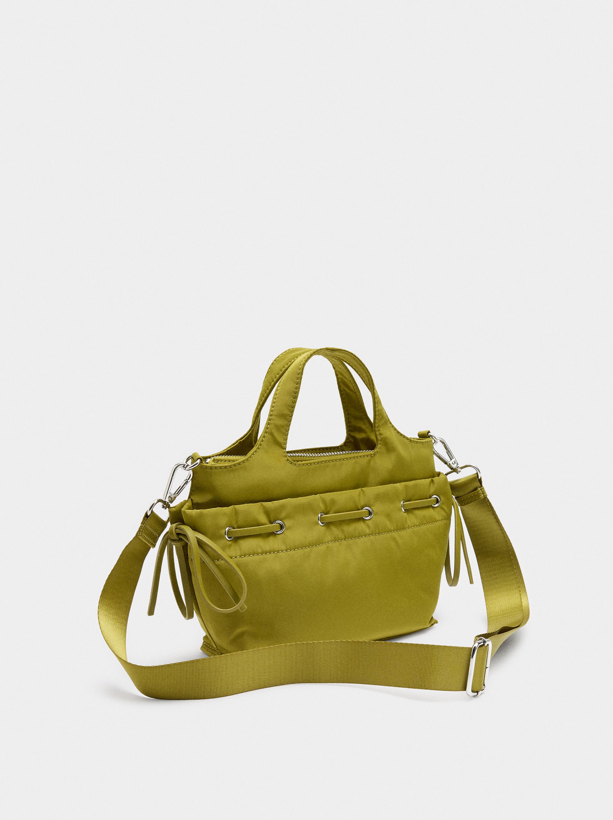 Bolso Tote De Nylon Con Cordones