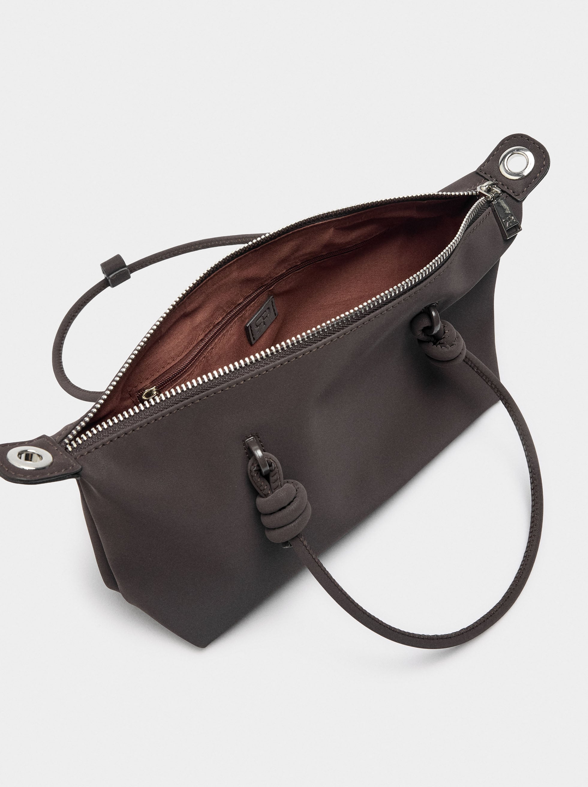 Bolso Tote Textura Suave Con Colgante S