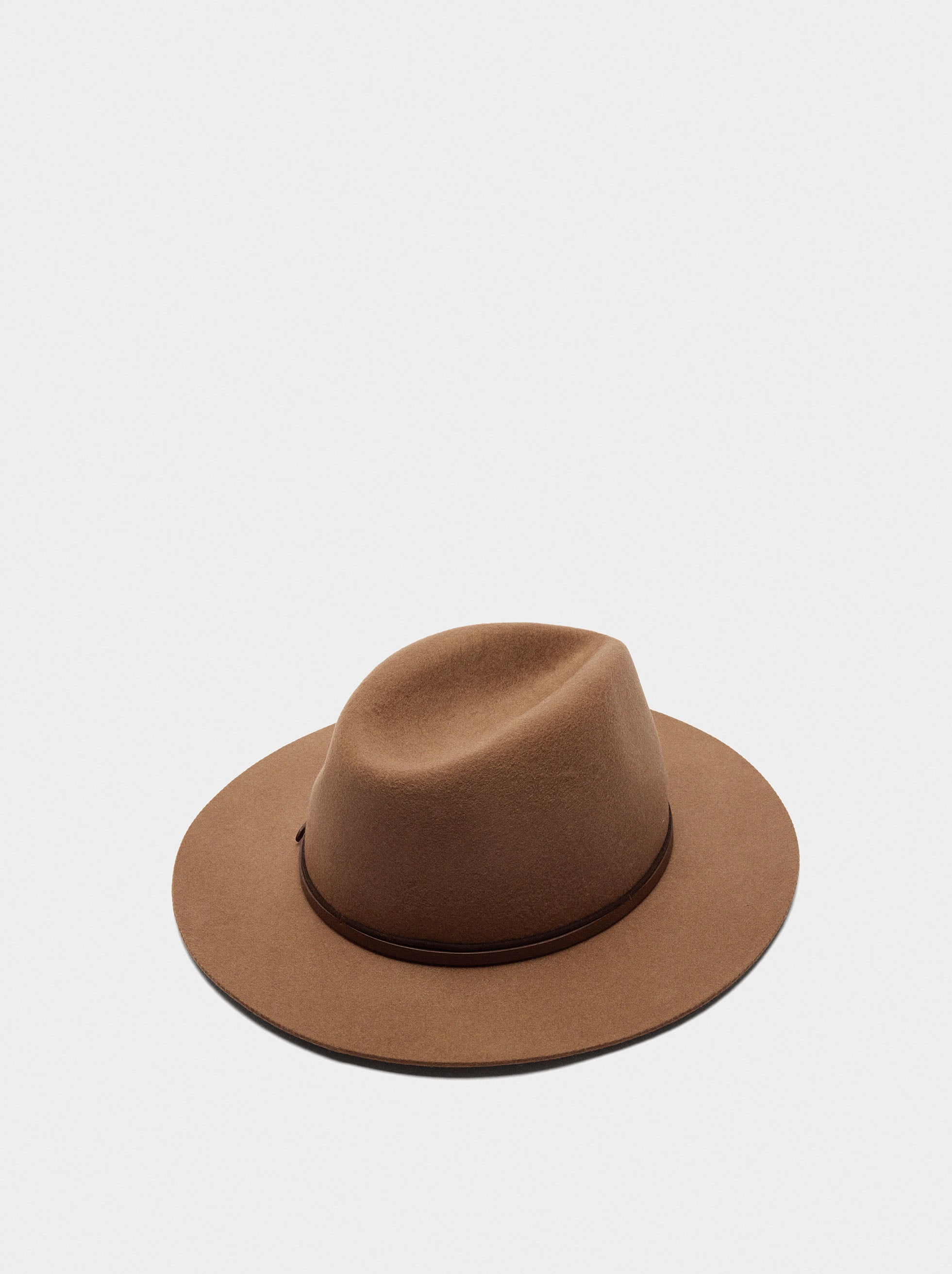 Sombrero De Lana Detalle De Cinturón