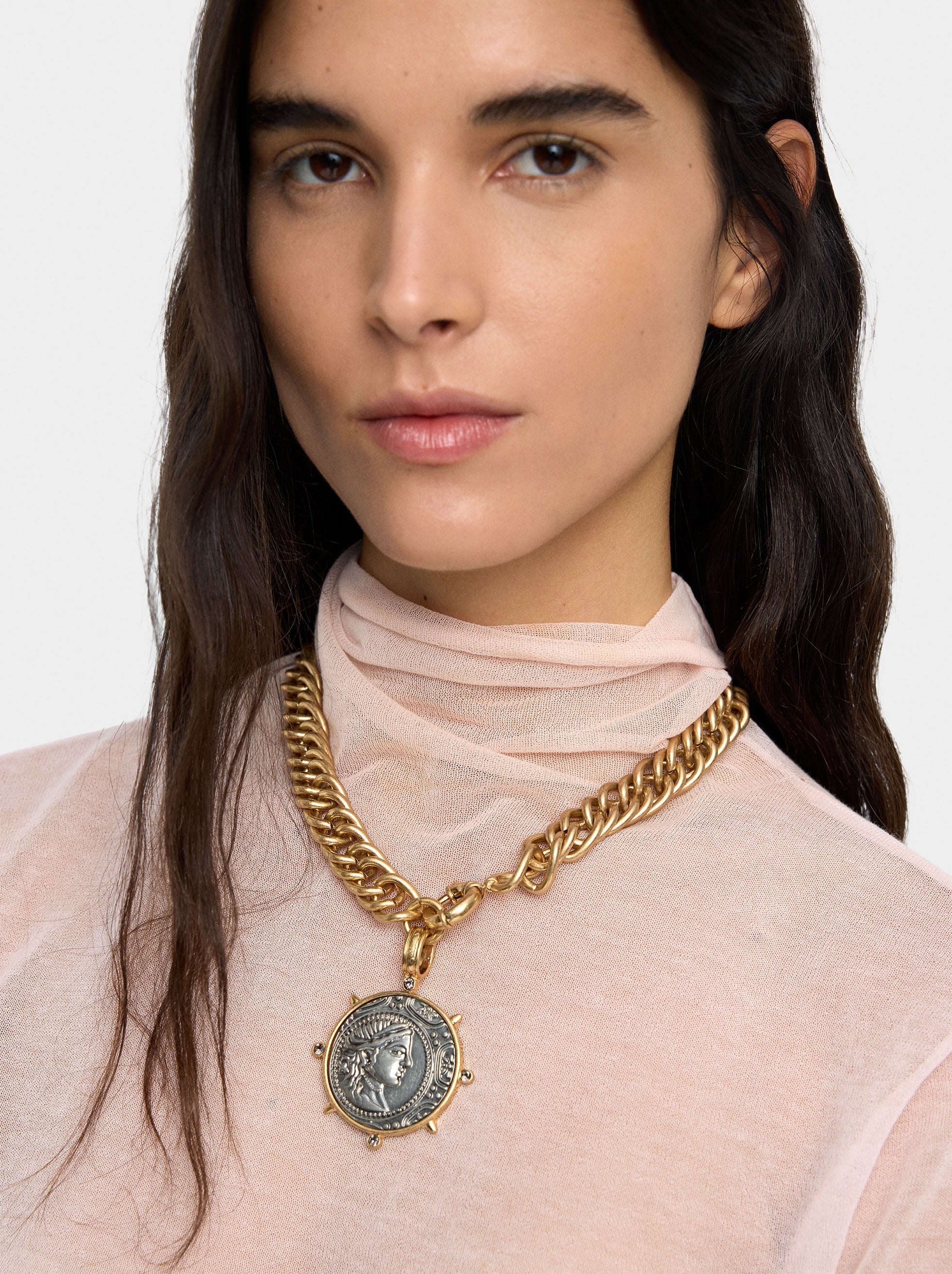 Collar Bicolor Con Moneda