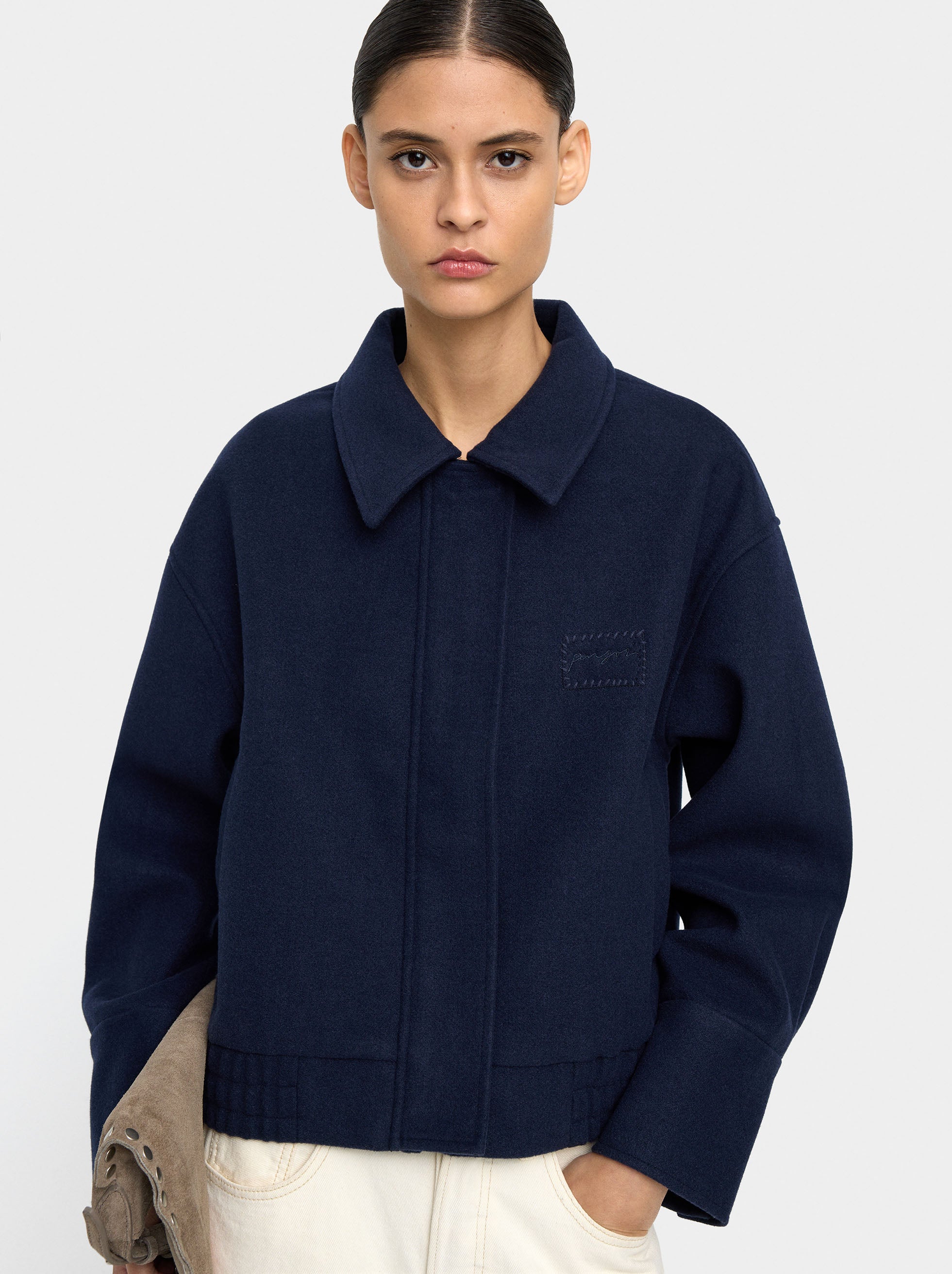 Chaqueta Con Bolsillos Y Elástico