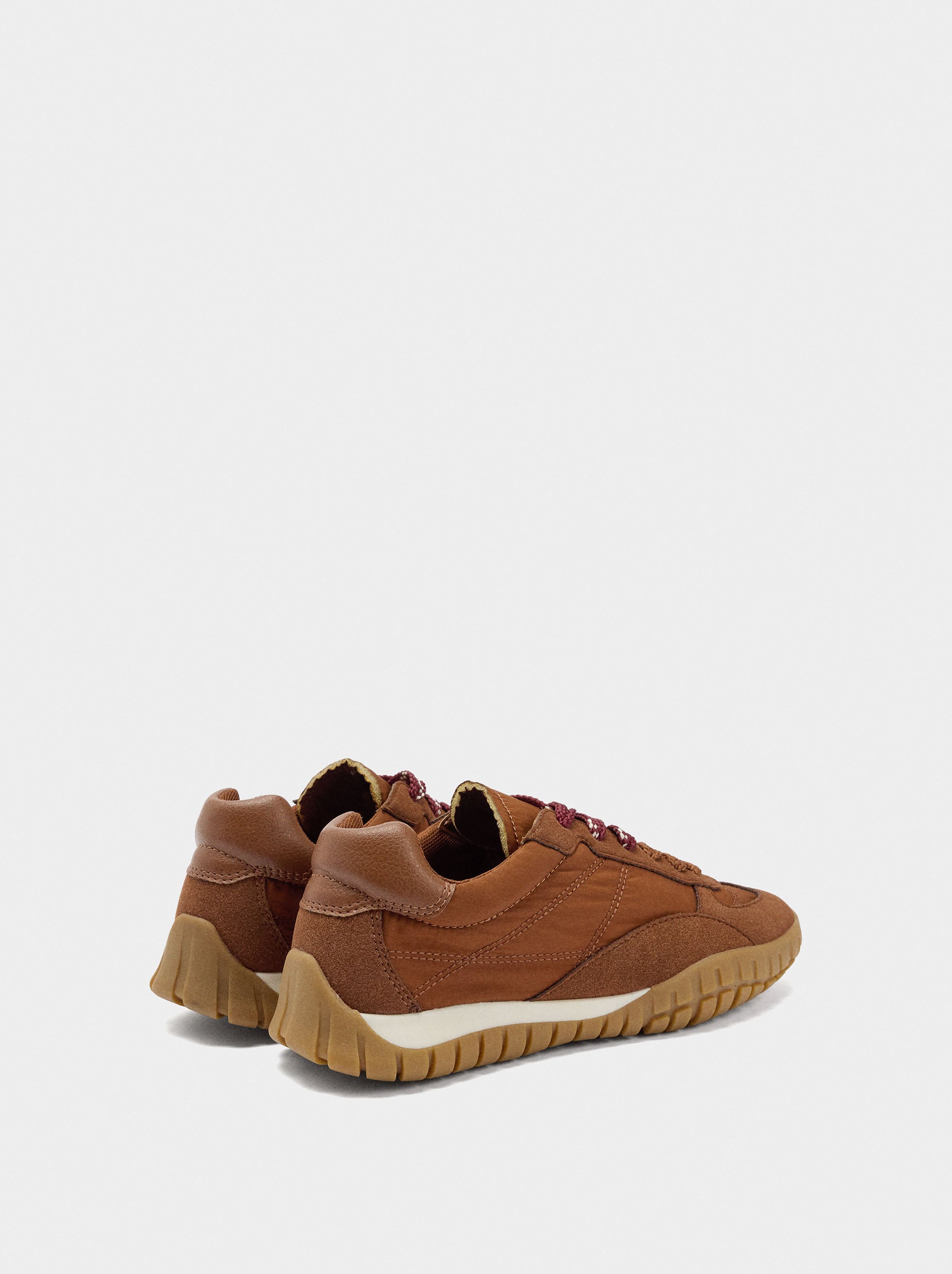 Zapatillas Monocromáticas