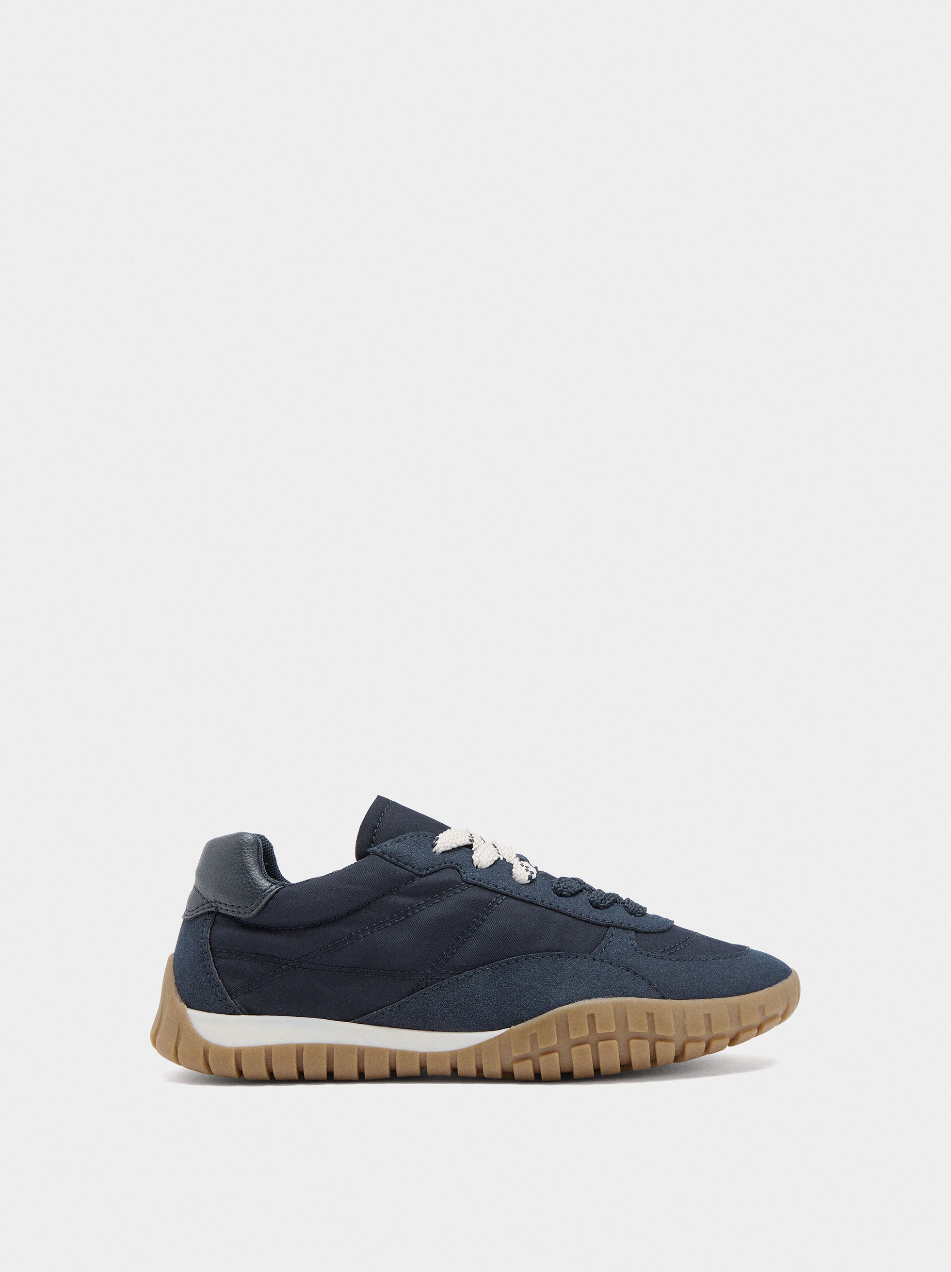 Zapatillas Monocromáticas