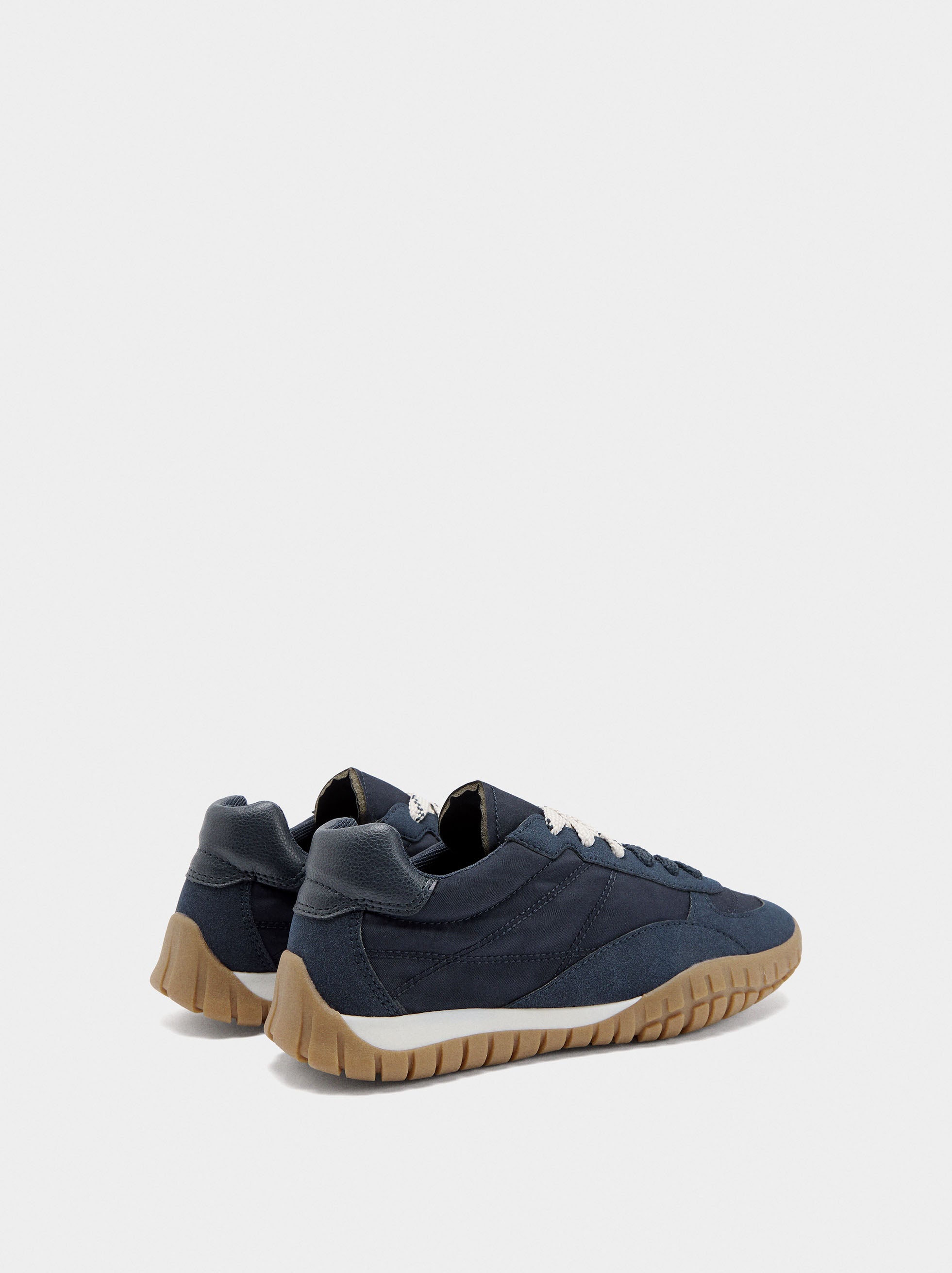 Zapatillas Monocromáticas