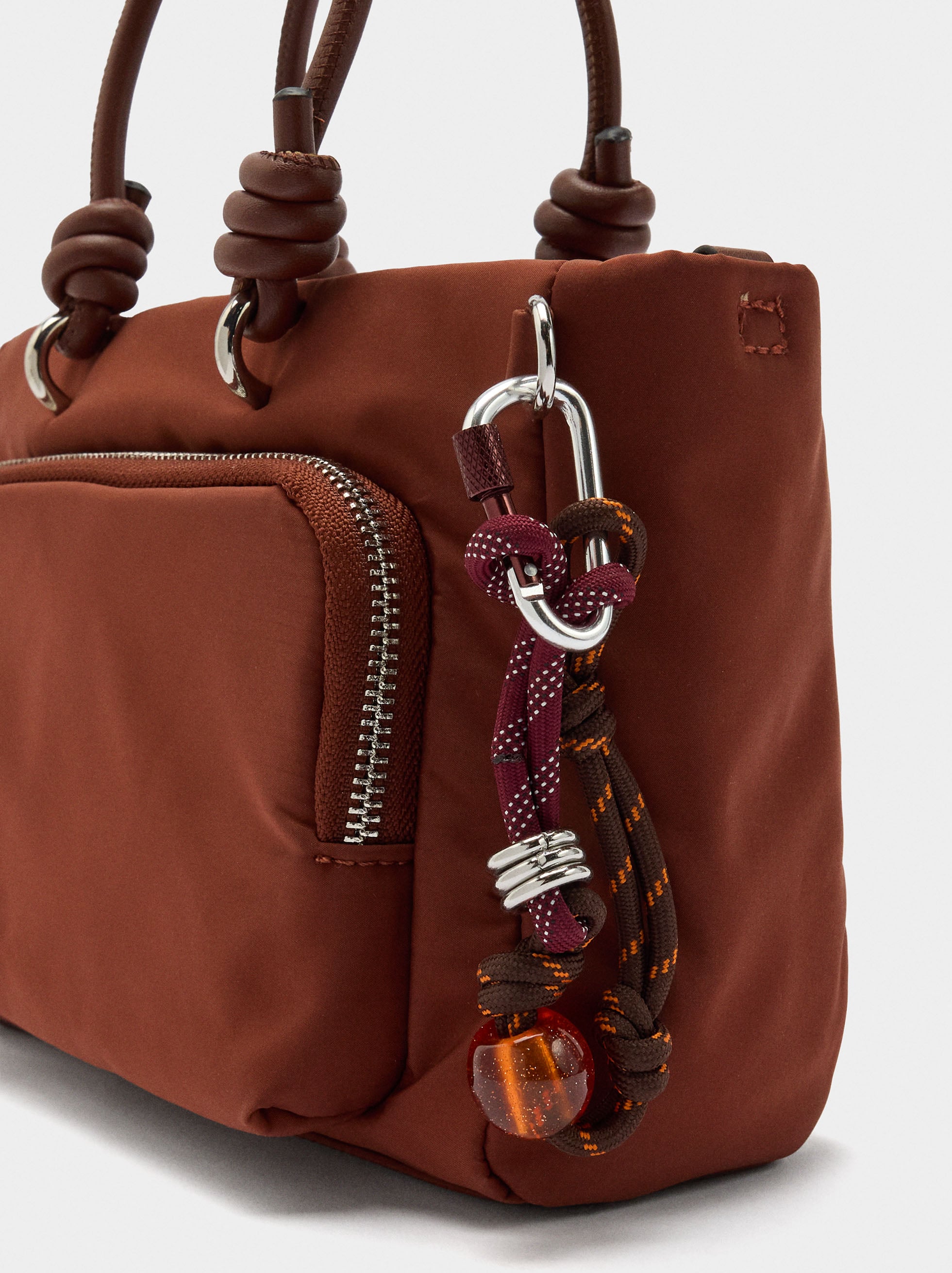 Bolso Tote De Nylon Con Colgante S
