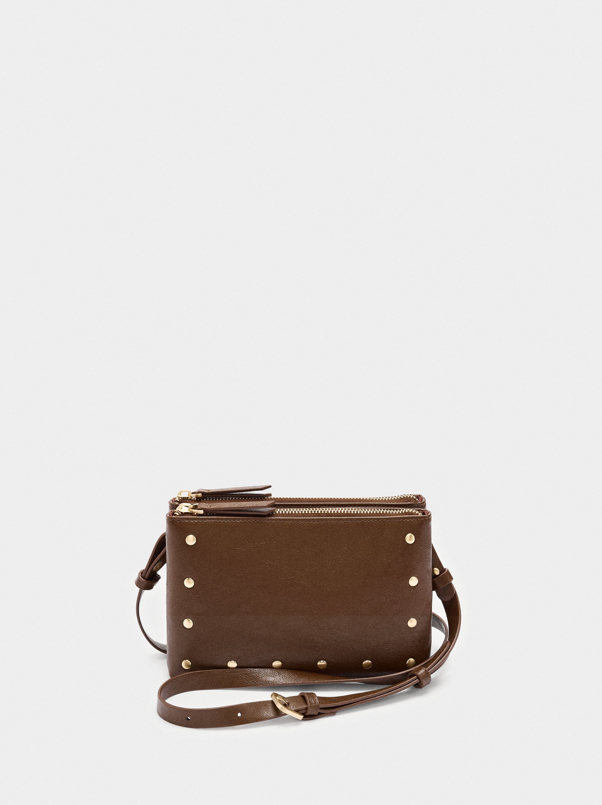 Bolso Bandolera Con Tachuelas