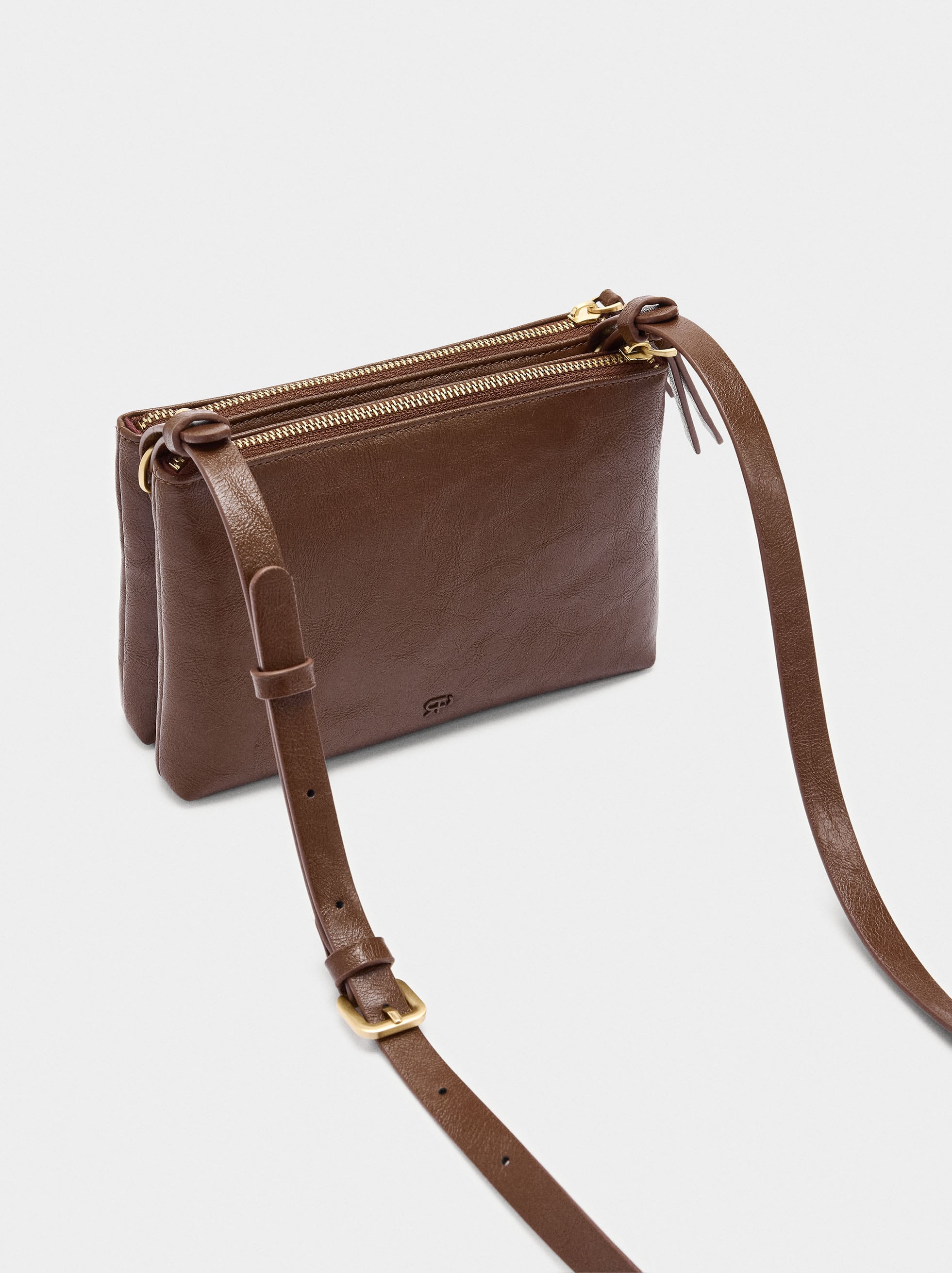 Bolso Bandolera Con Tachuelas