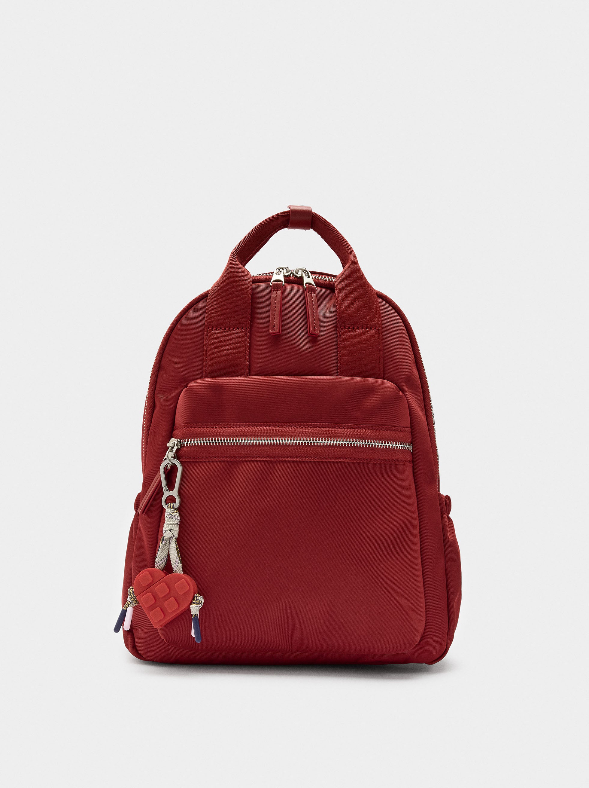 Mochila De Nylon Con Colgante De Corazón