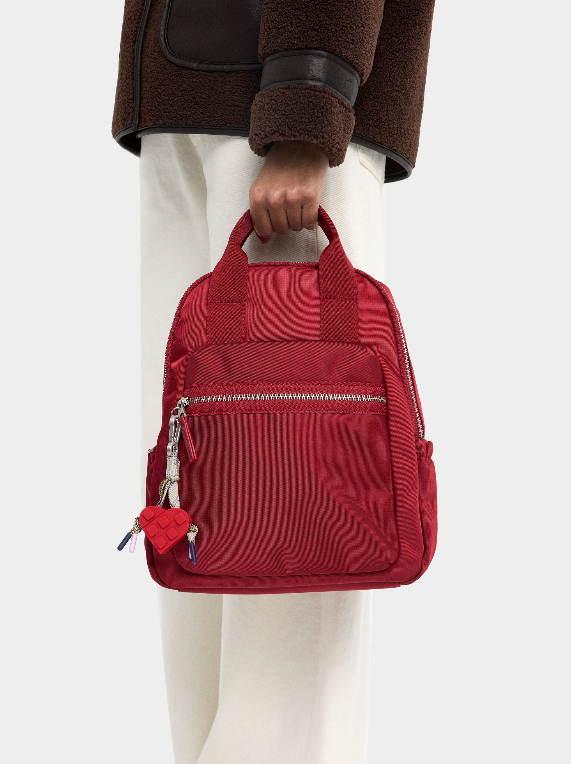 Mochila De Nylon Con Colgante De Corazón