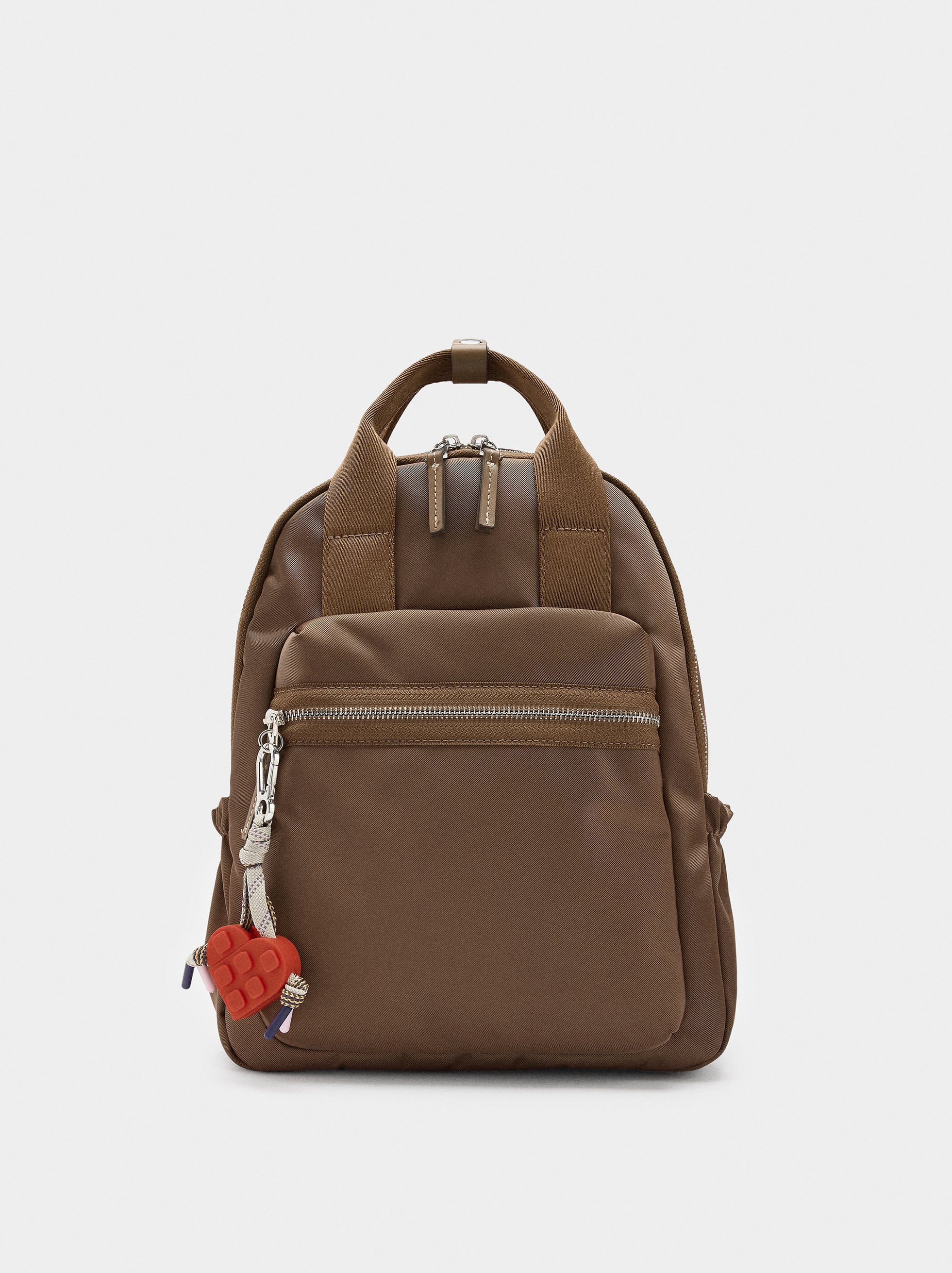 Mochila De Nylon Con Colgante De Corazón