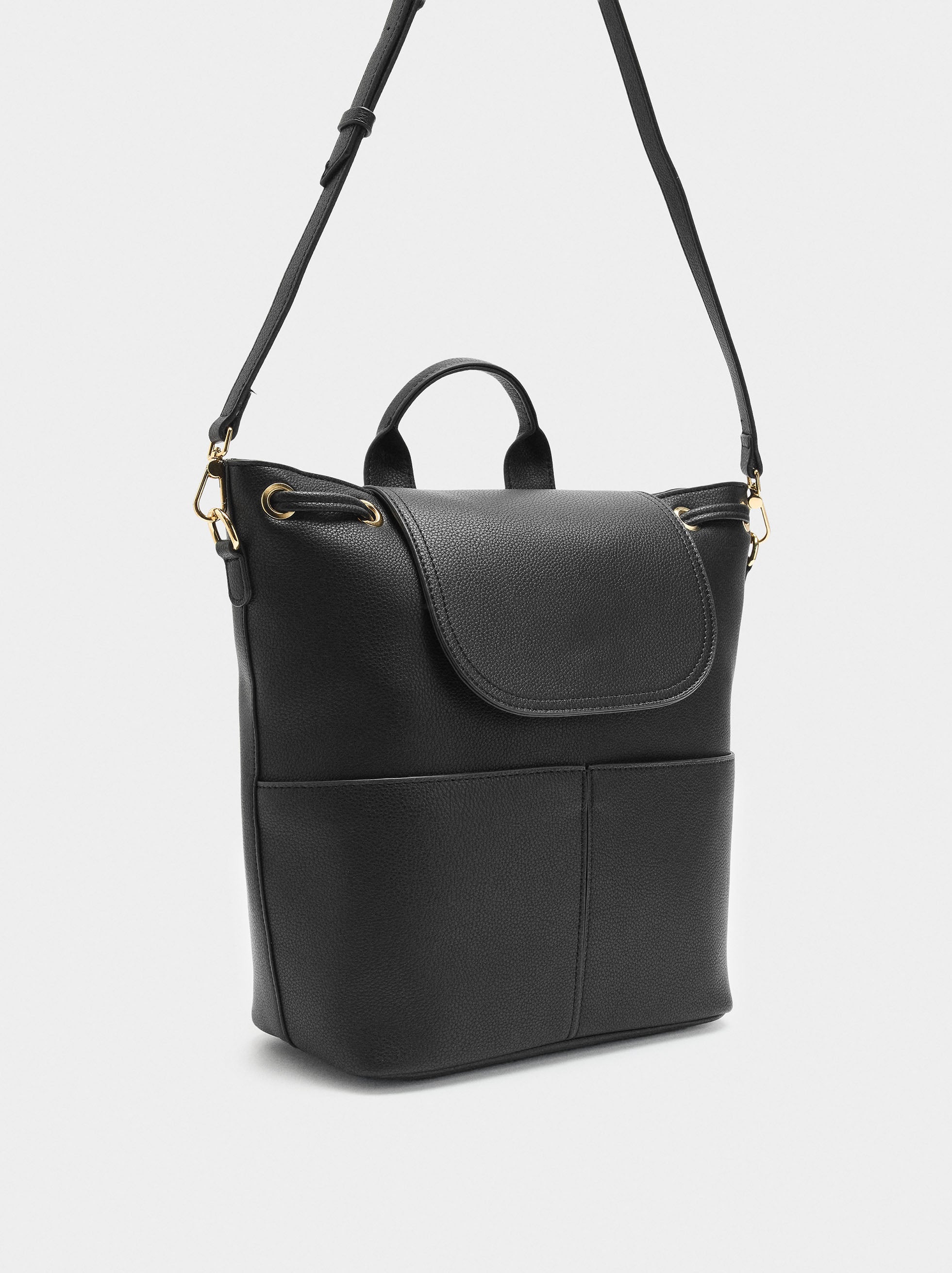 Mochila Con Textura Y Solapa