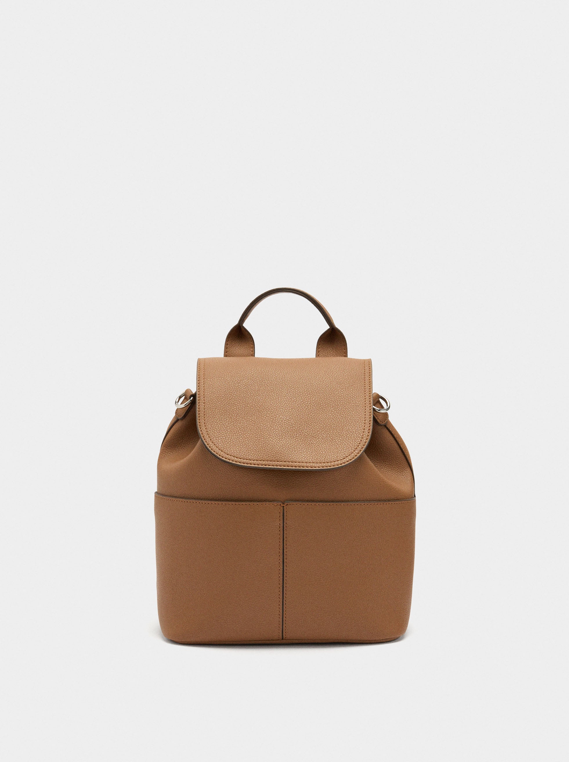Mochila Con Textura Y Solapa