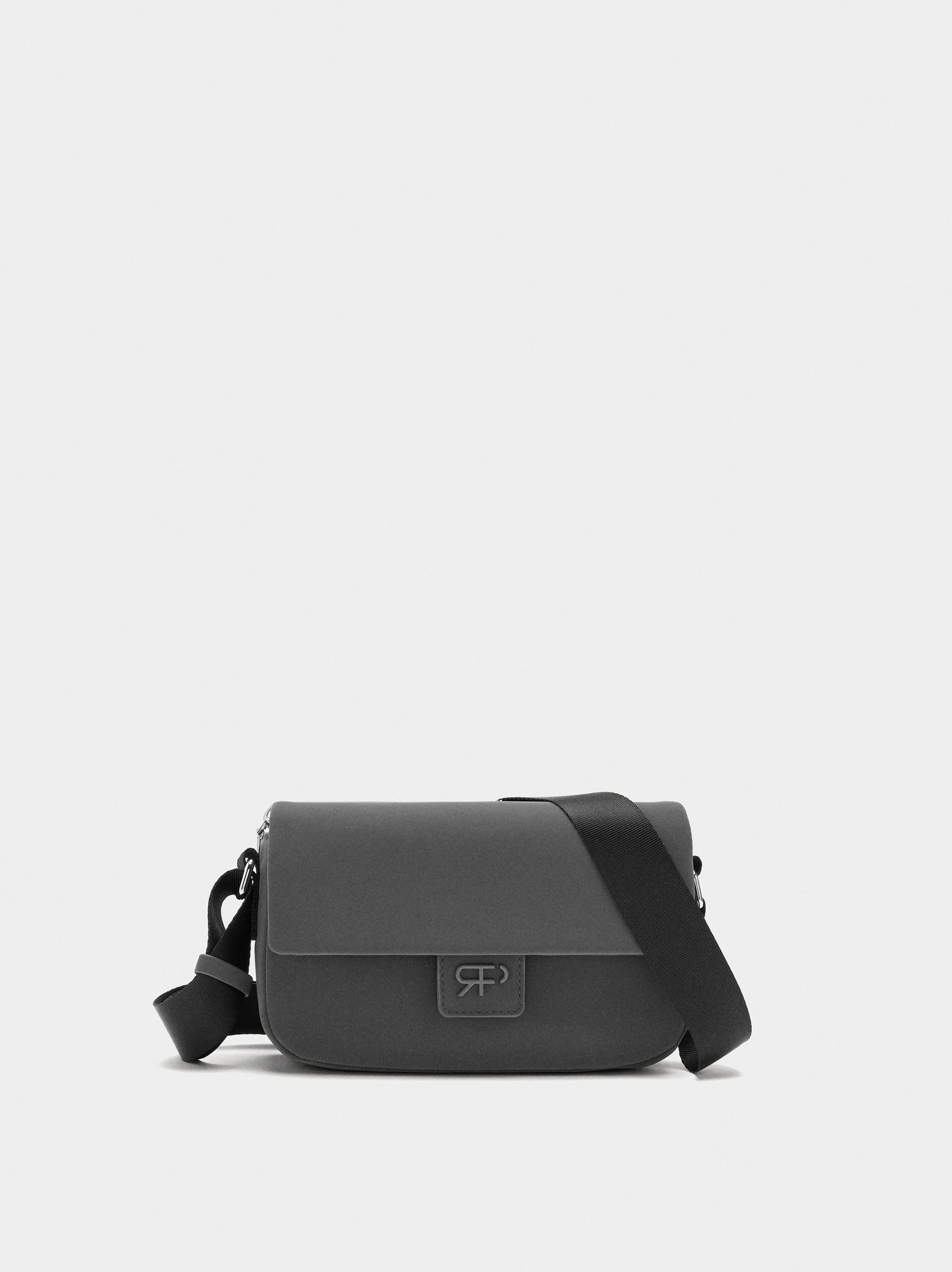 Bolso Bandolera Con Solapa Textura Suave