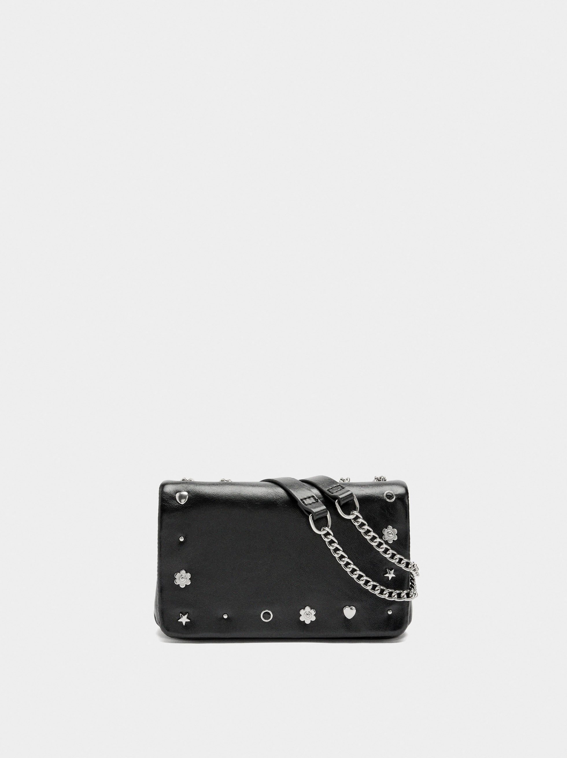 Bolso De Hombro Con Solapa Y Detalles Metálicos