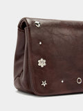 Bolso De Hombro Con Solapa Y Detalles Metálicos