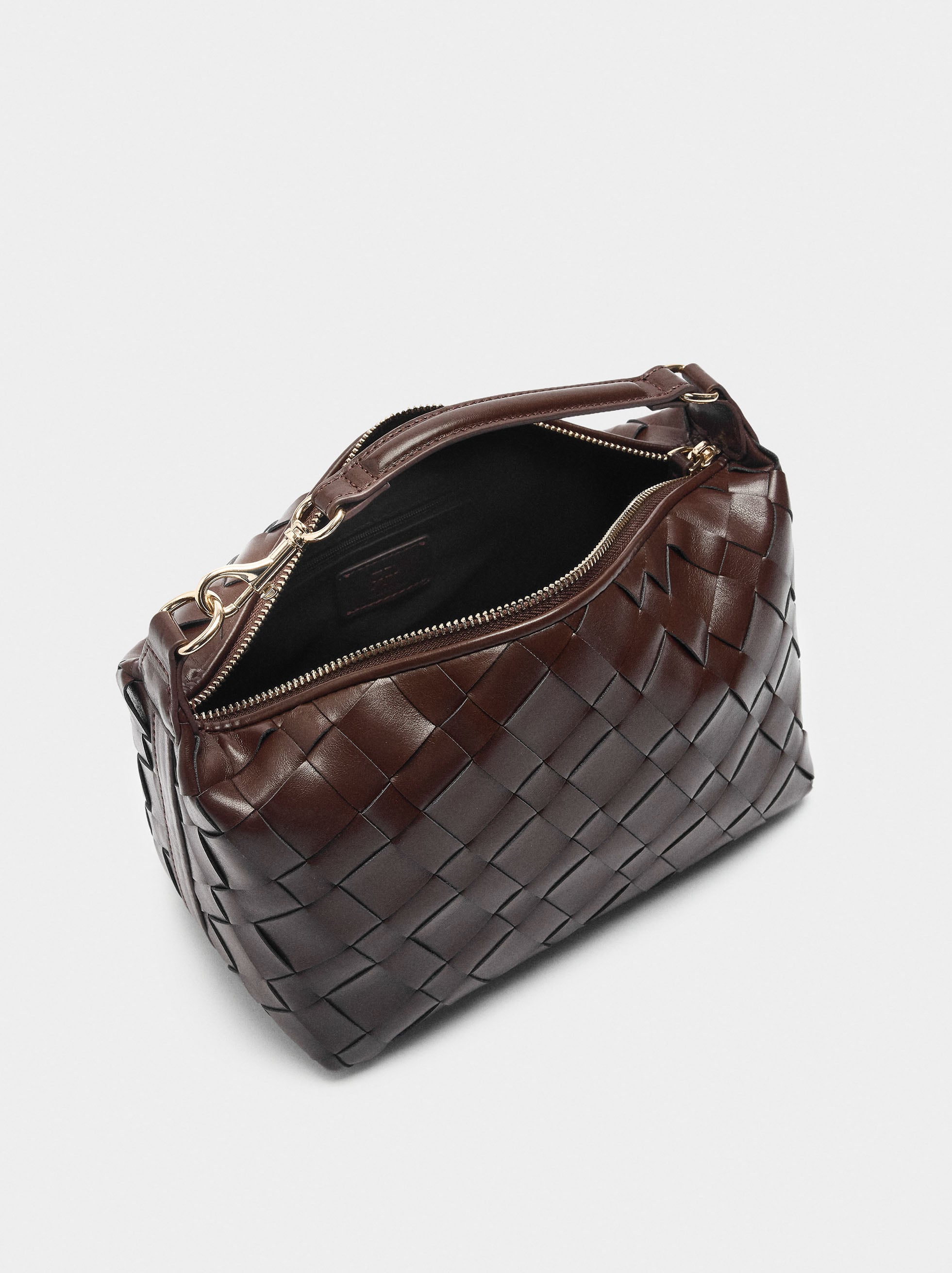 Bolso De Mano Trenzado