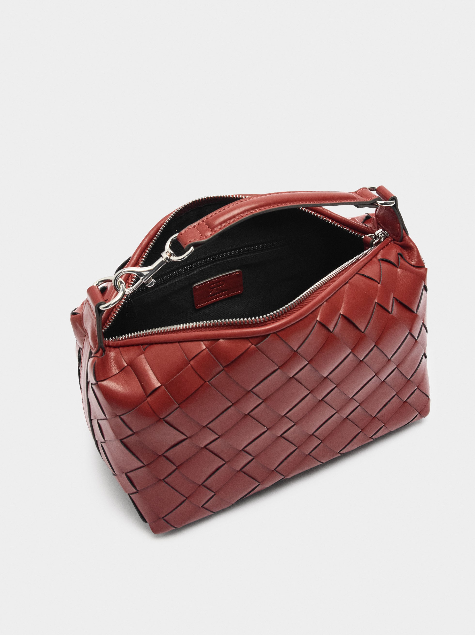 Bolso De Mano Trenzado
