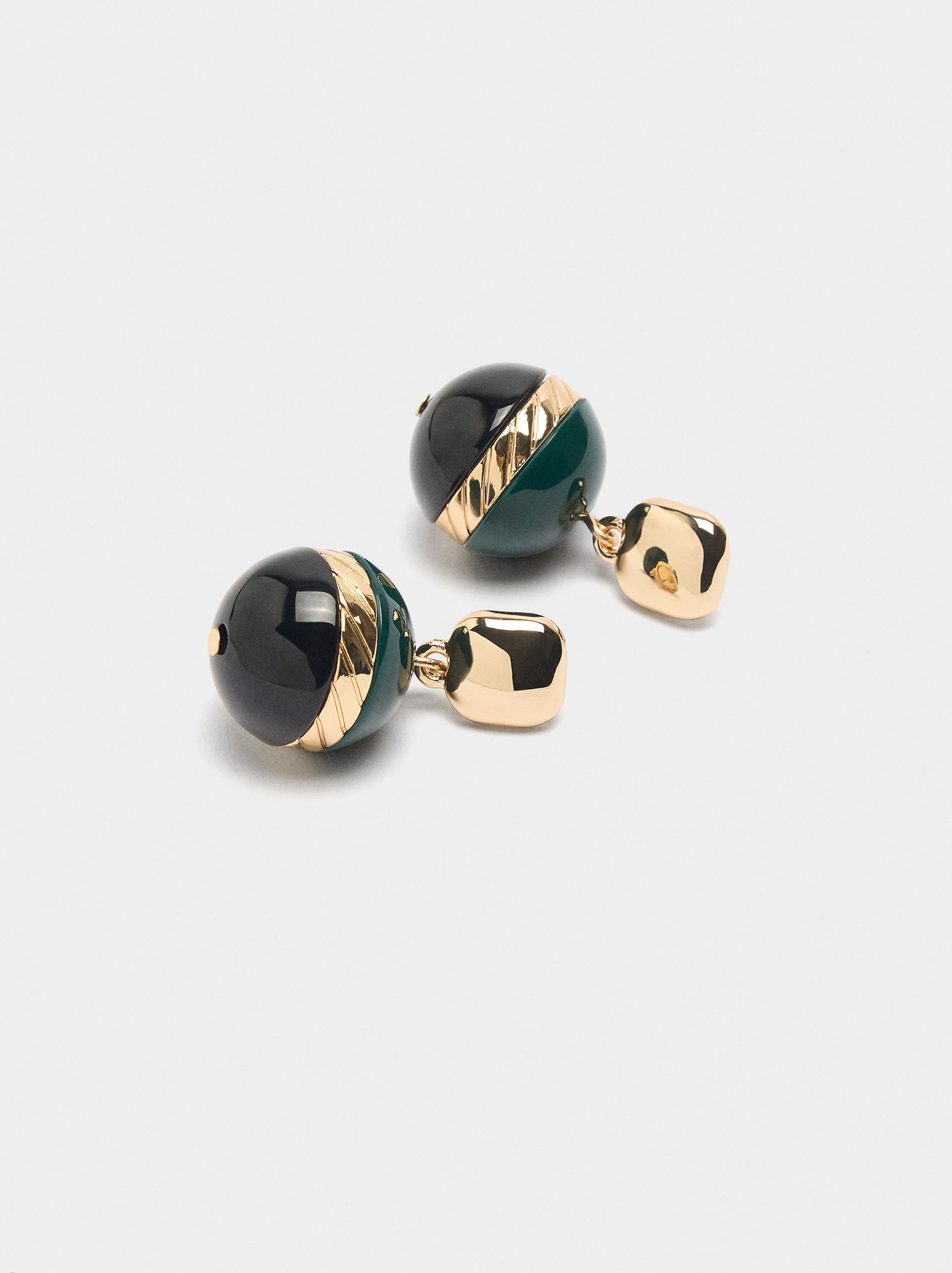 Pendientes Con Cuentas De Resina