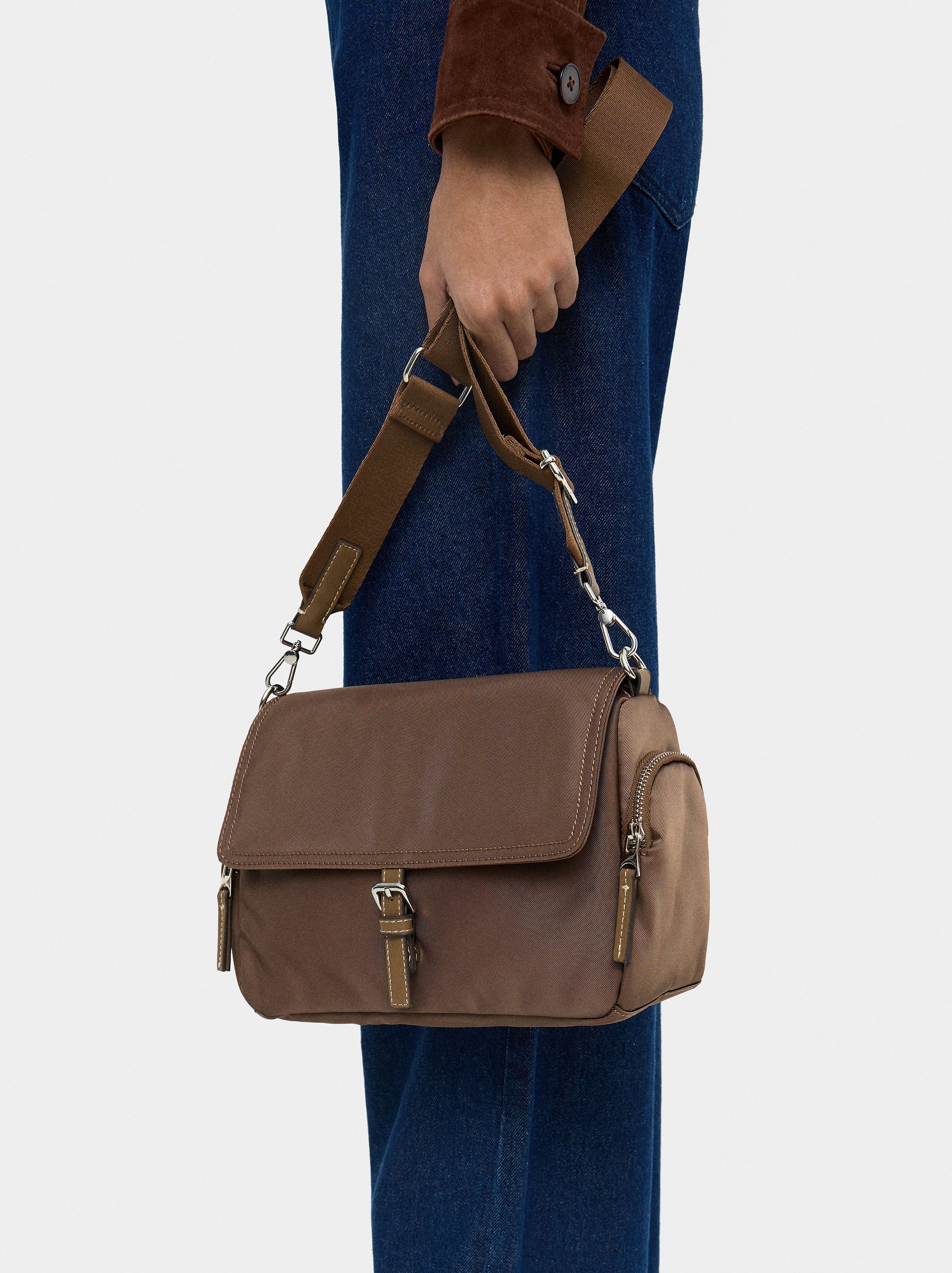 Bolso Bandolera De Nylon Con Solapa