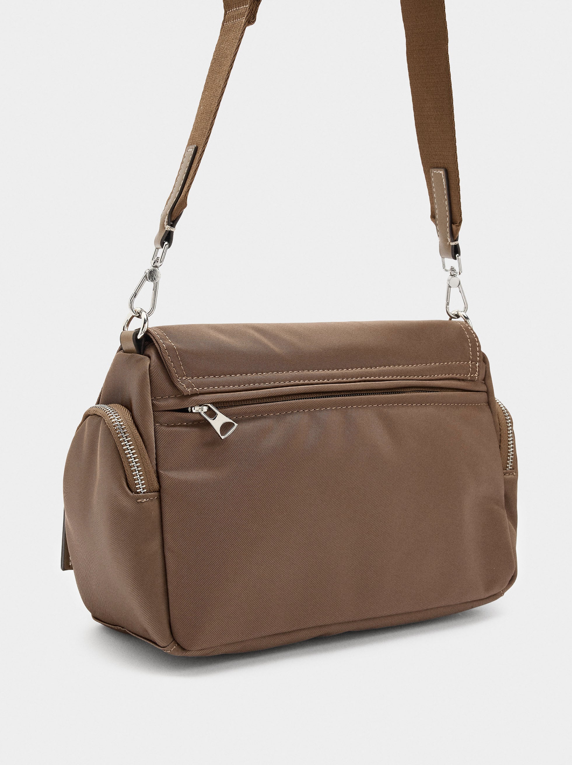 Bolso Bandolera De Nylon Con Solapa