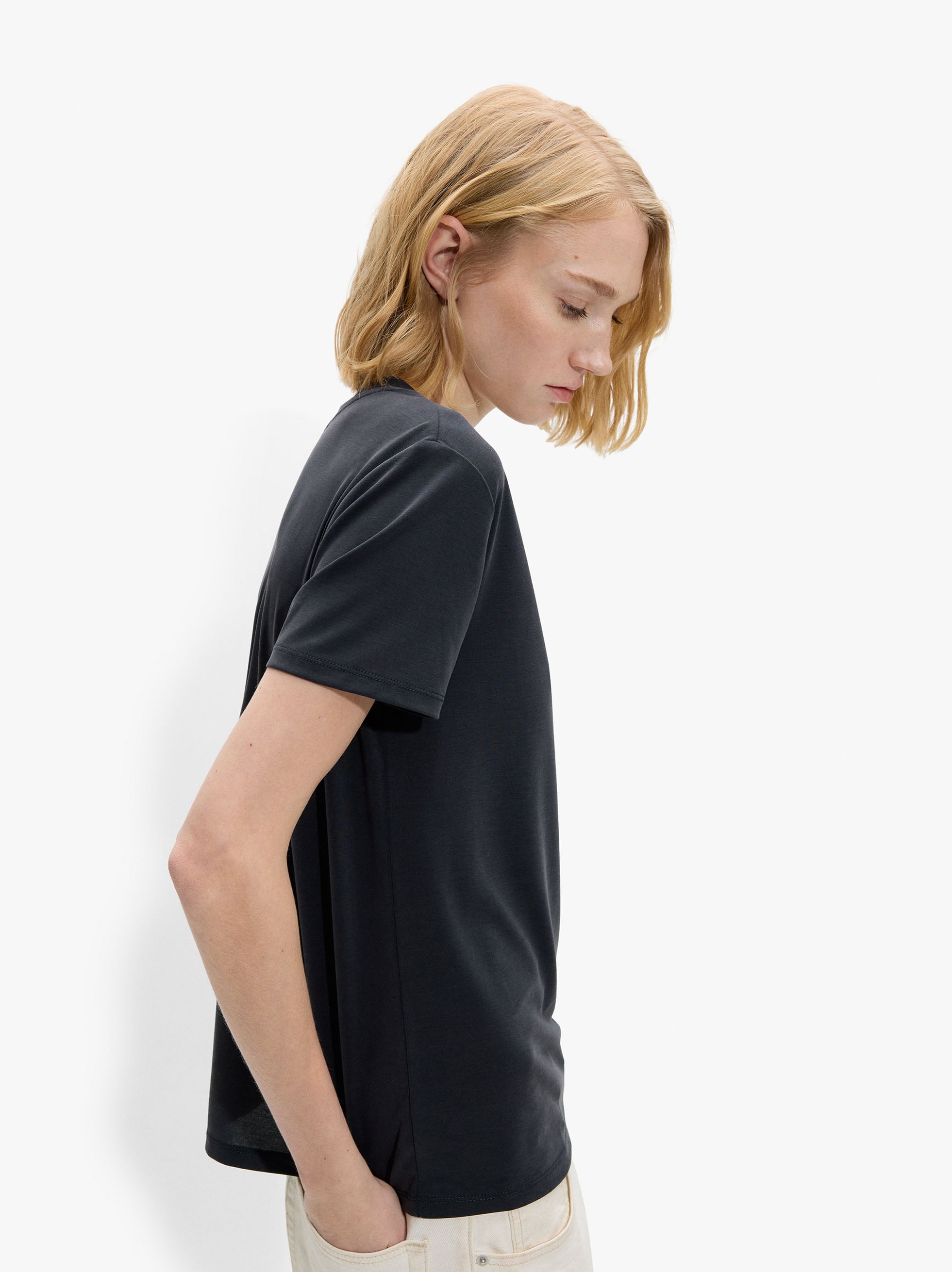 Camiseta Básica Con Escote En Pico